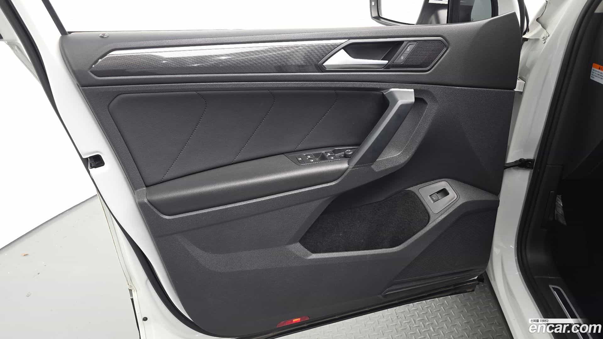 Tiguan Volkswagen 2020.10-INNER-034