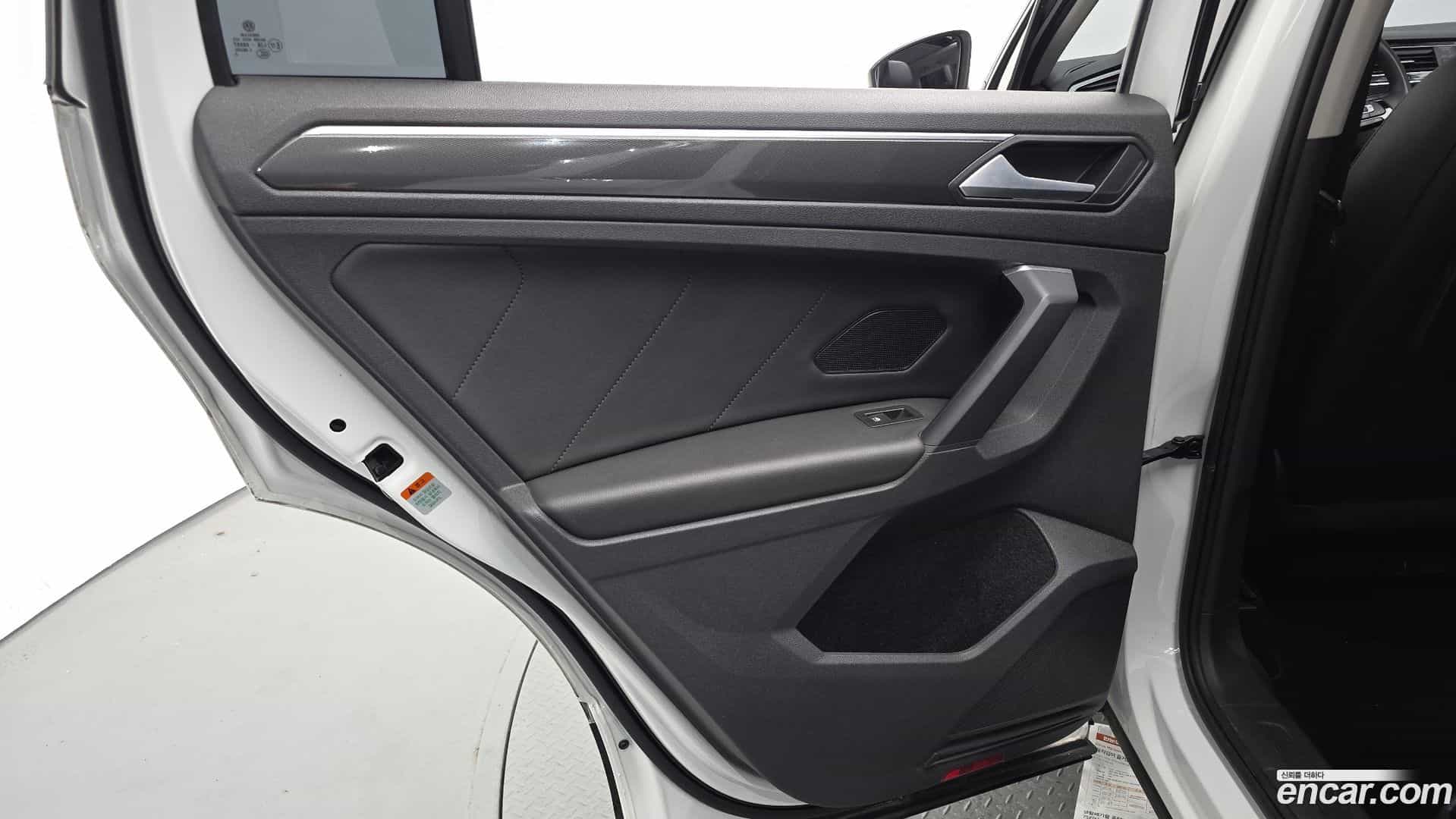 Tiguan Volkswagen 2020.10-INNER-035