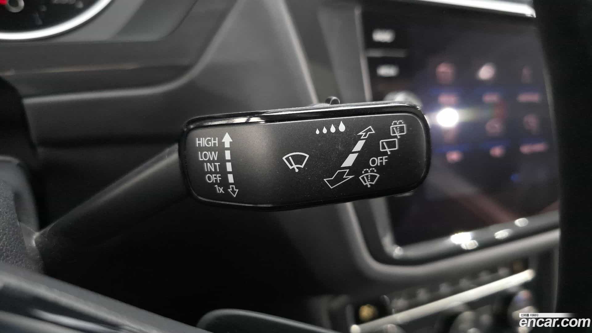 Tiguan Volkswagen 2020.10-OPTION-040