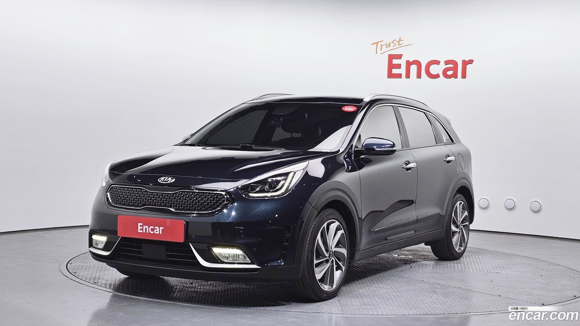 Main__Slider__Photo:Niro Kia 2018.9-0