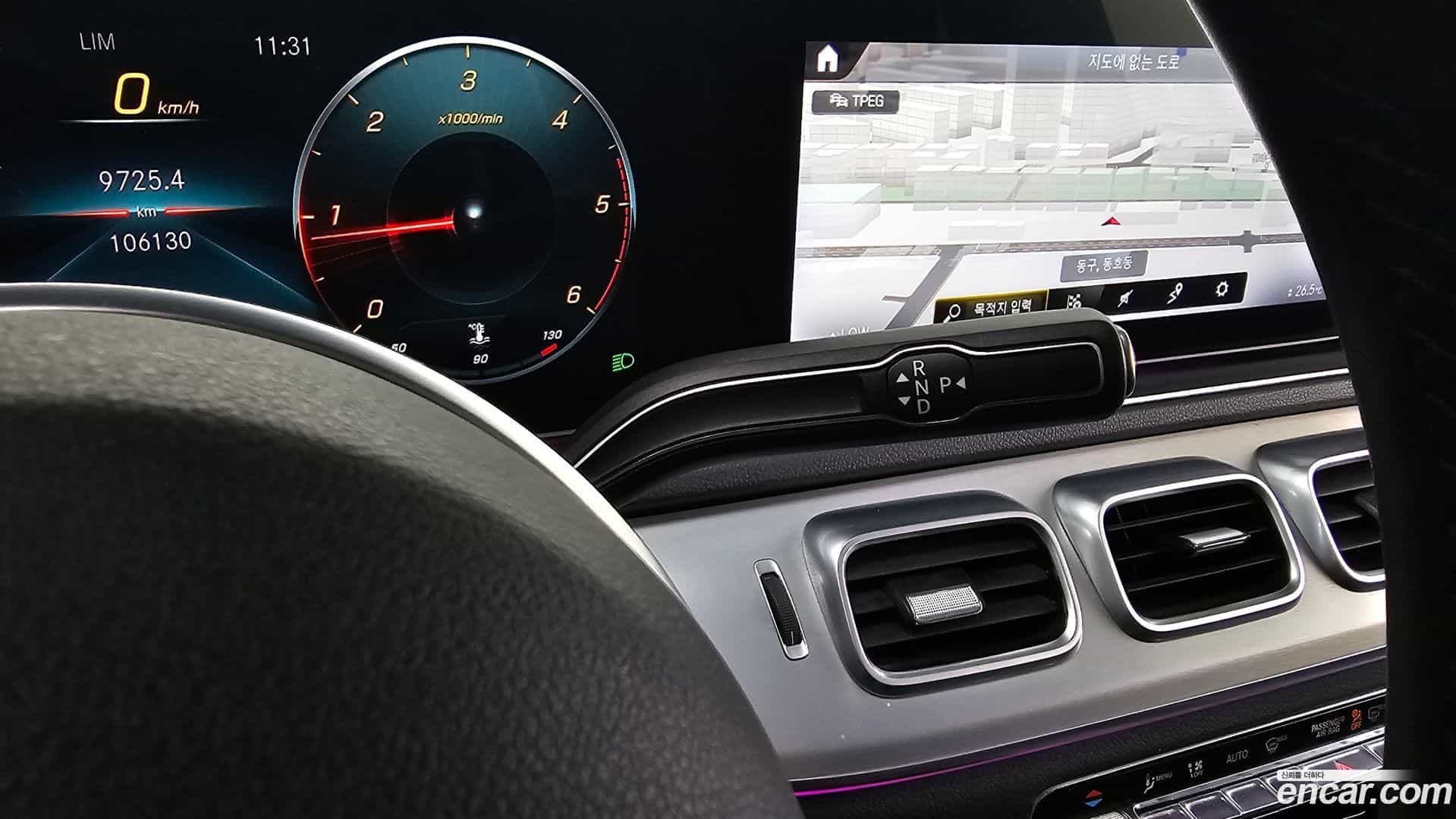 GLE-Class Mercedes-Benz 2019.8-INNER-009