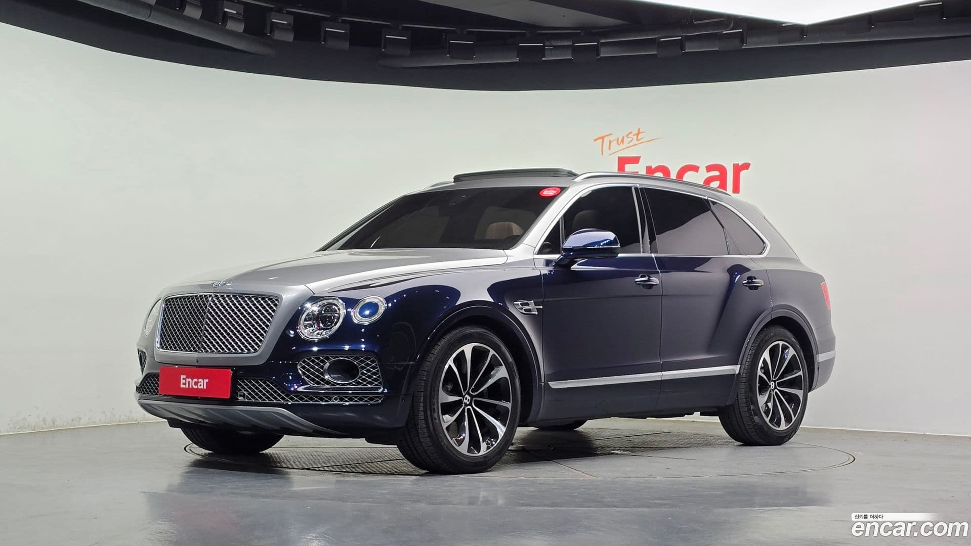 Main__Slider__Photo:Bentayga Bentley 2017.11-0