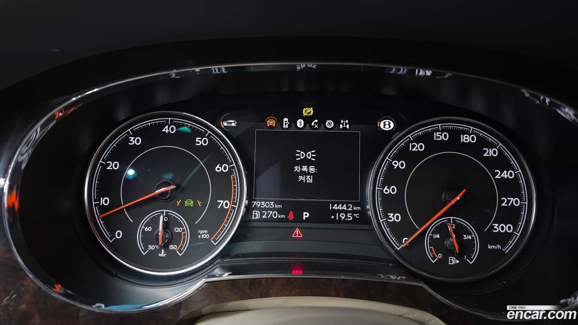 Bentayga Bentley 2017.11-INNER-008