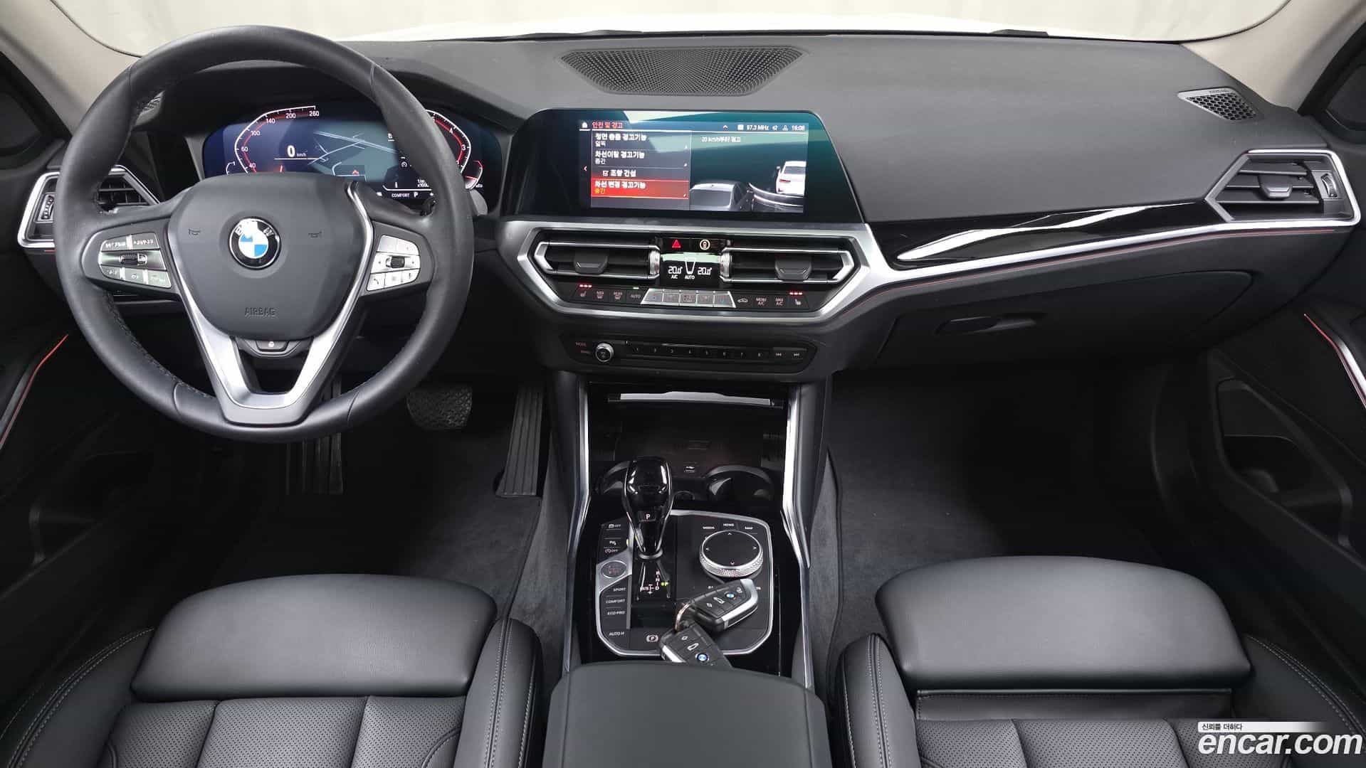3-Series BMW 2022.3-INNER-007