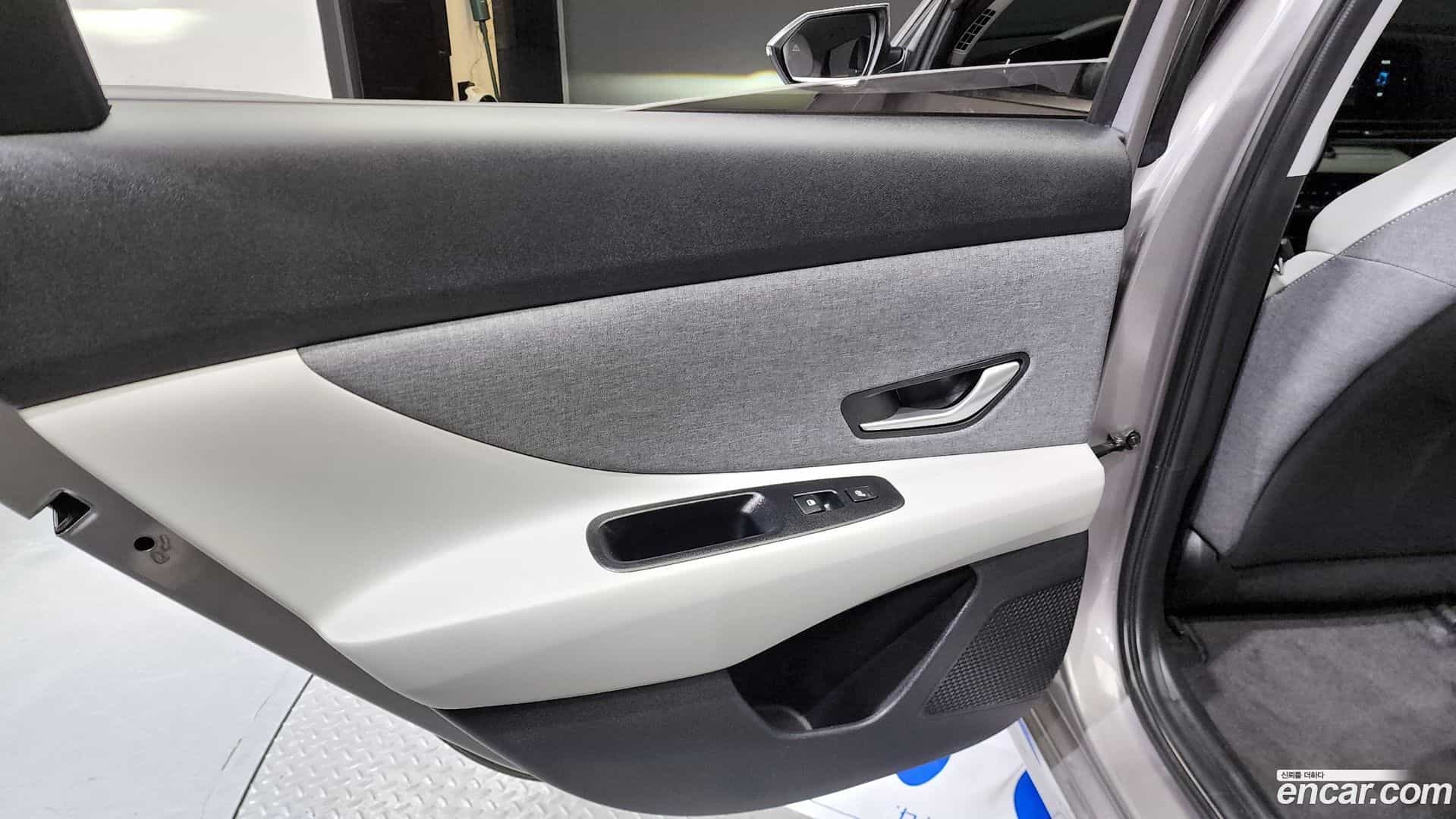 AVANTE Hyundai 2023.2-INNER-035