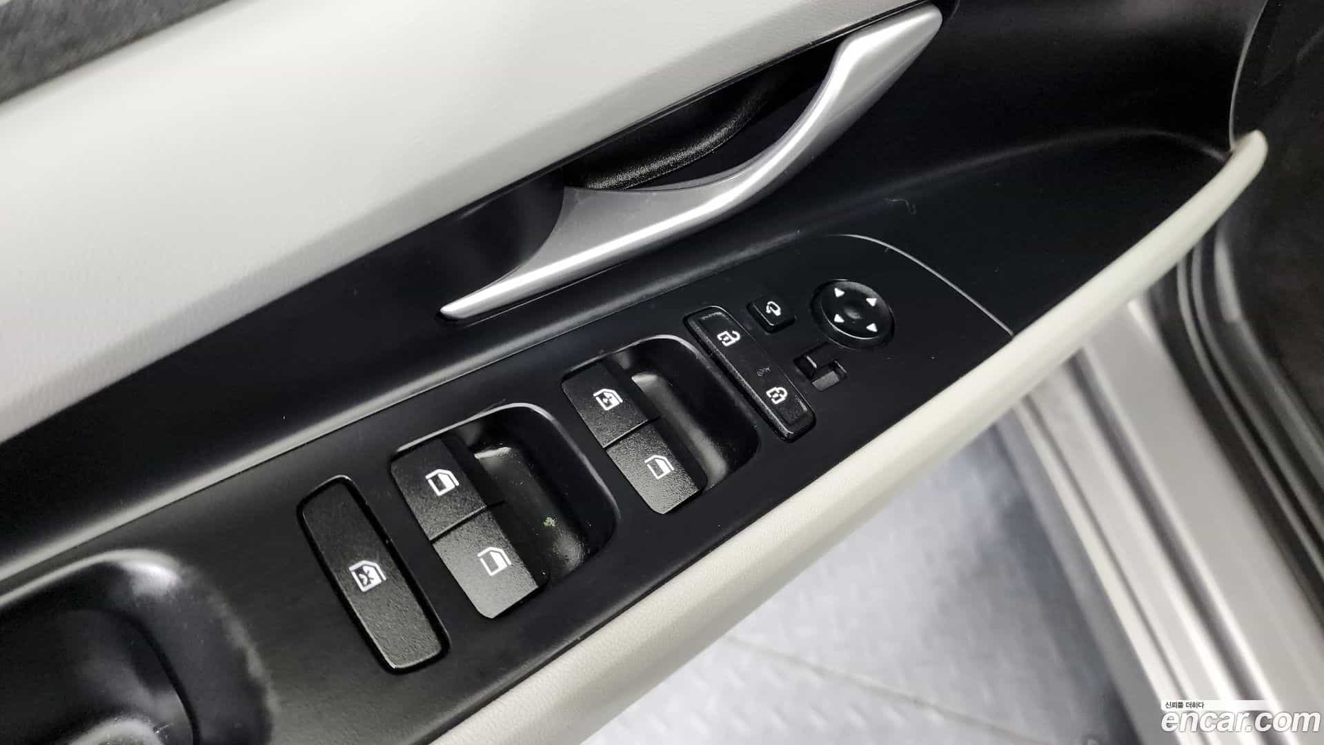 AVANTE Hyundai 2023.2-OPTION-041
