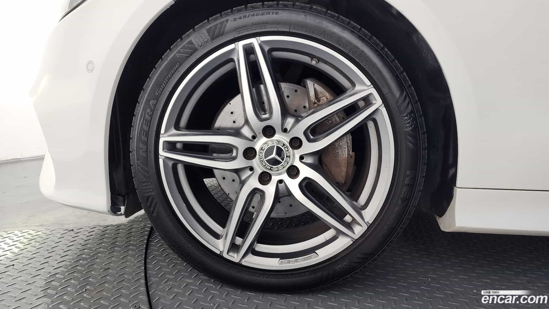 E-Class Mercedes-Benz 2019.2-OUTER-005