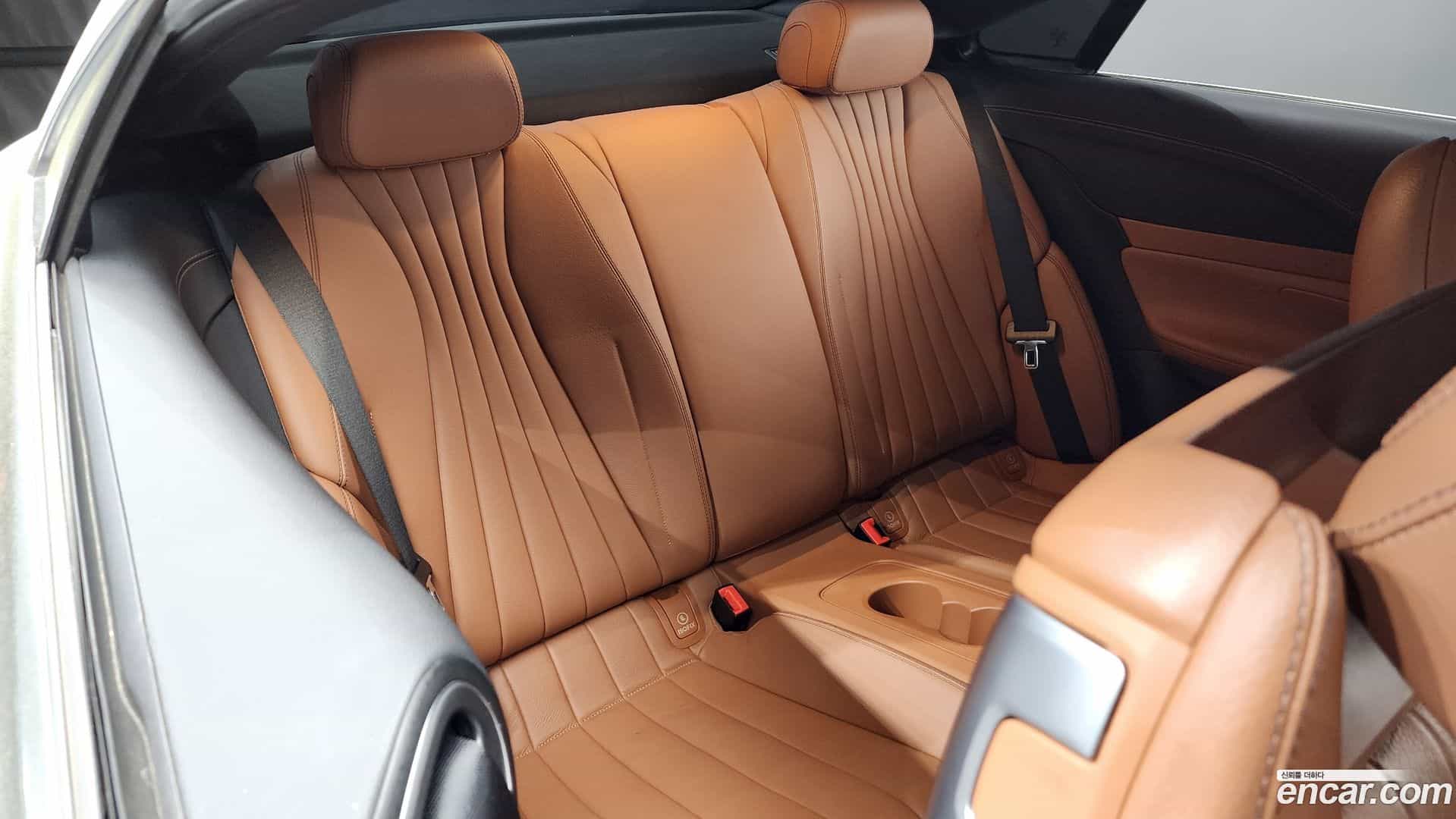 E-Class Mercedes-Benz 2019.2-INNER-036