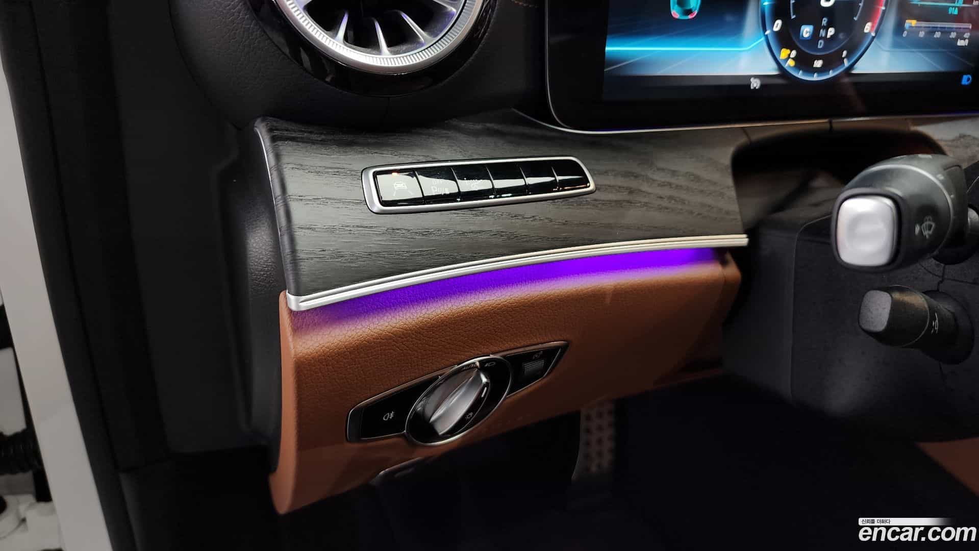 E-Class Mercedes-Benz 2019.2-OPTION-043