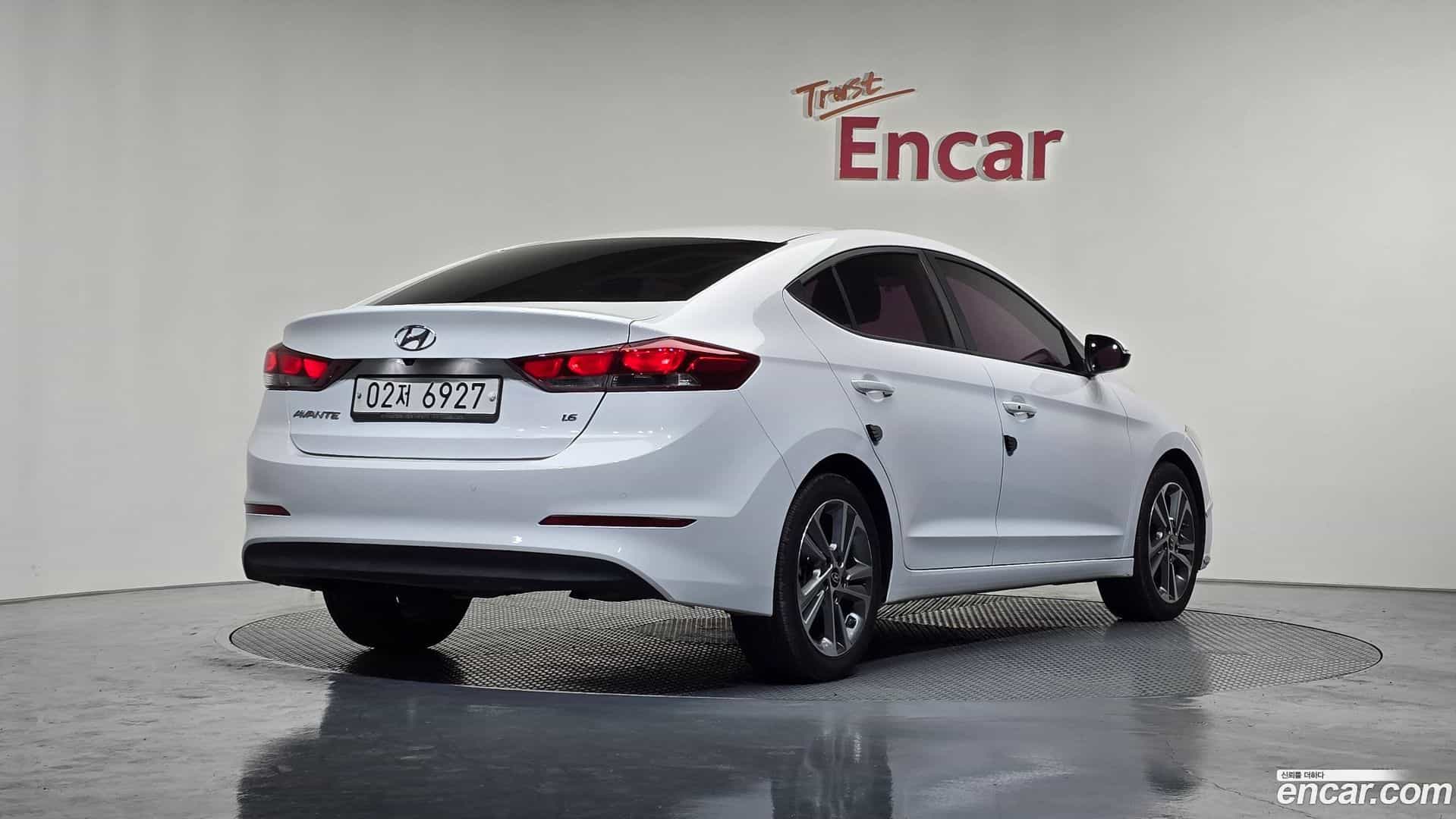 AVANTE Hyundai 2018.5-OUTER-002