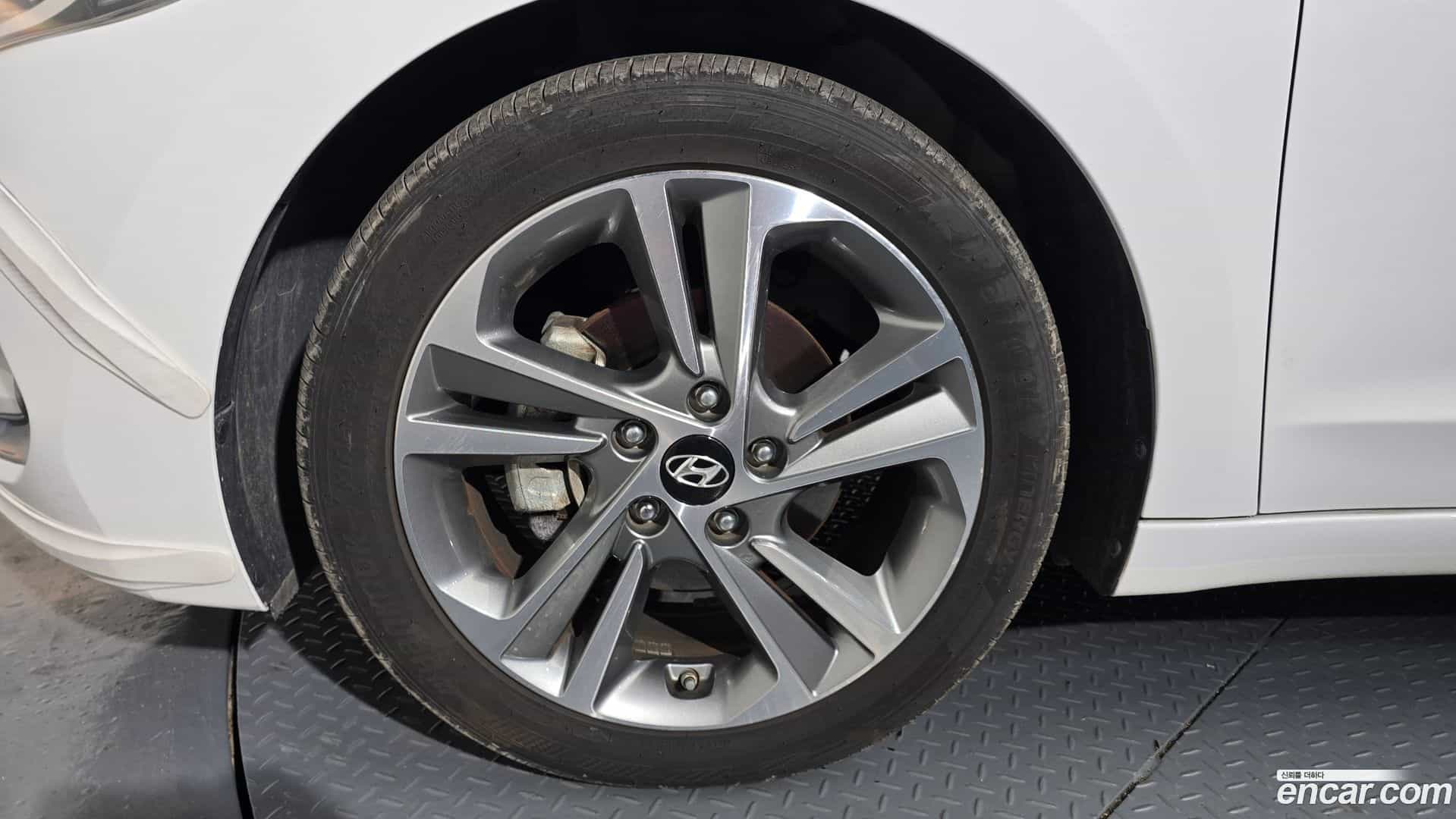 AVANTE Hyundai 2018.5-OUTER-005