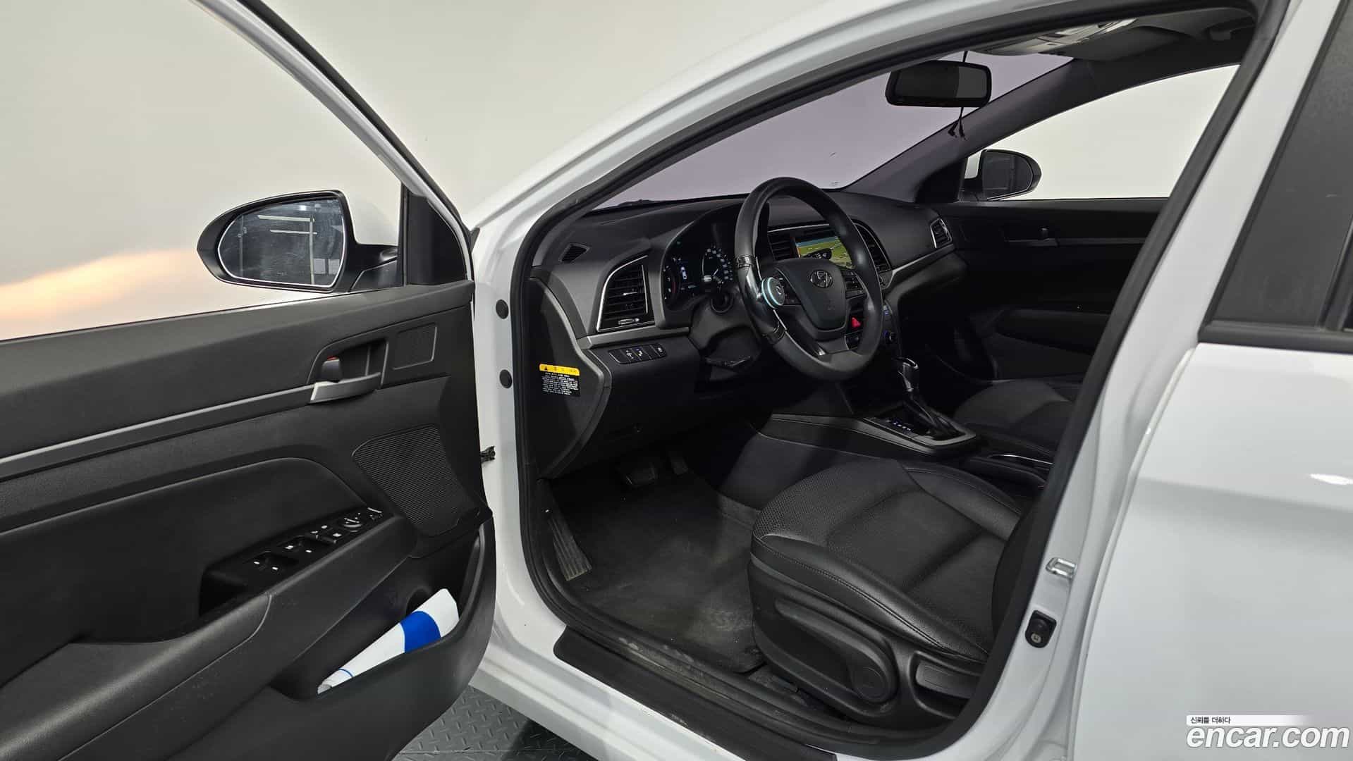 AVANTE Hyundai 2018.5-INNER-010