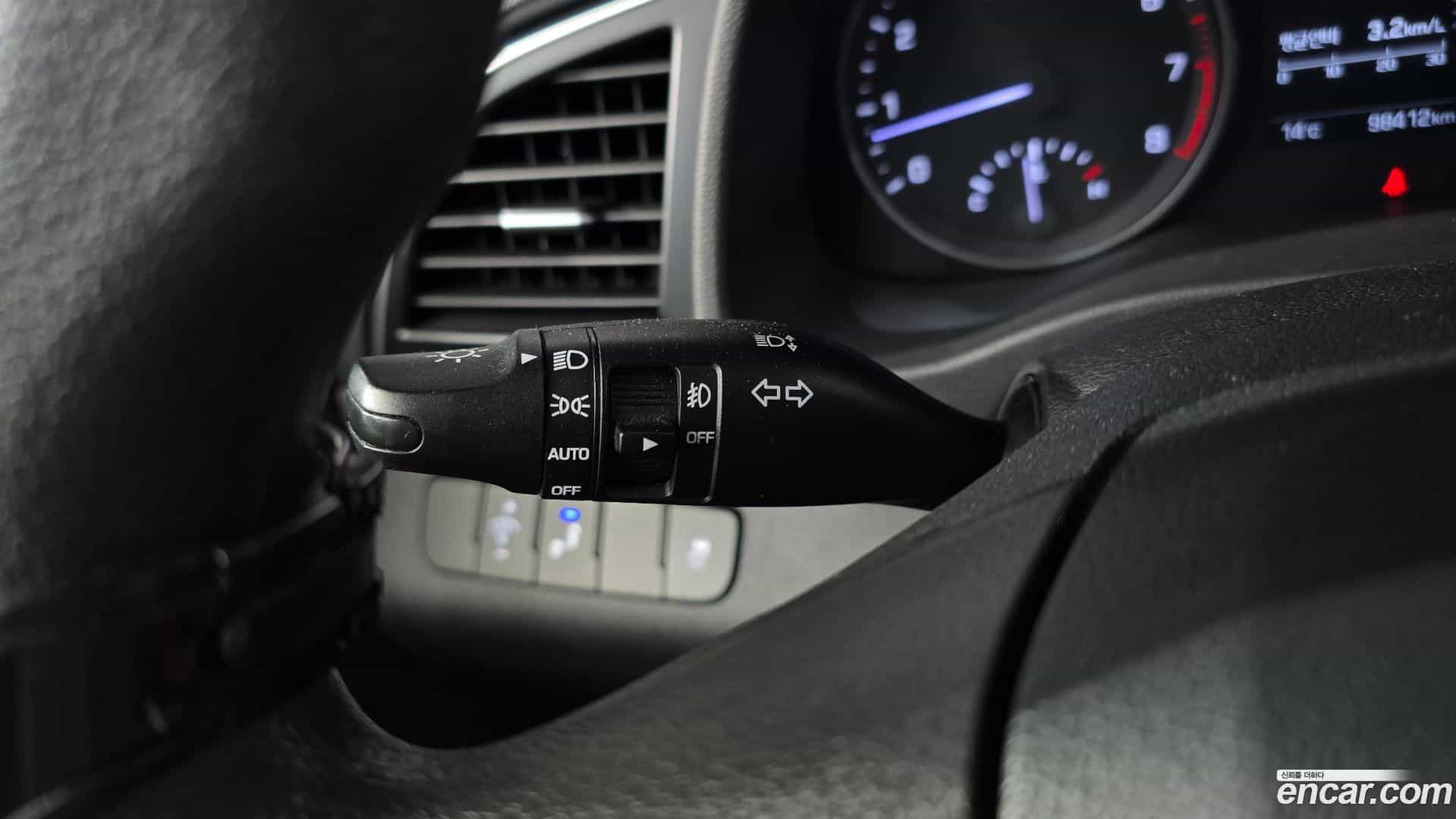AVANTE Hyundai 2018.5-OPTION-022