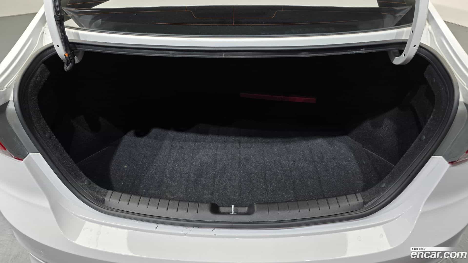 AVANTE Hyundai 2018.5-OPTION-024