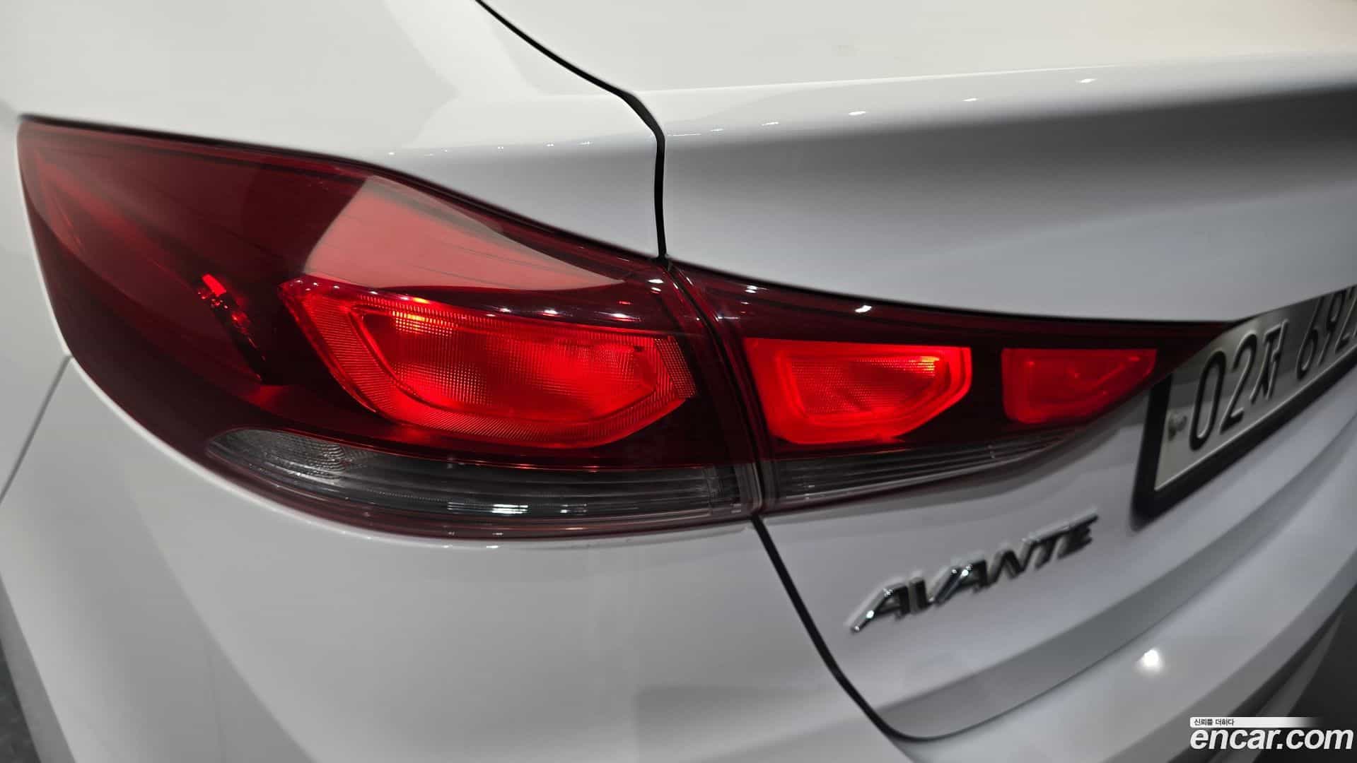AVANTE Hyundai 2018.5-OUTER-033