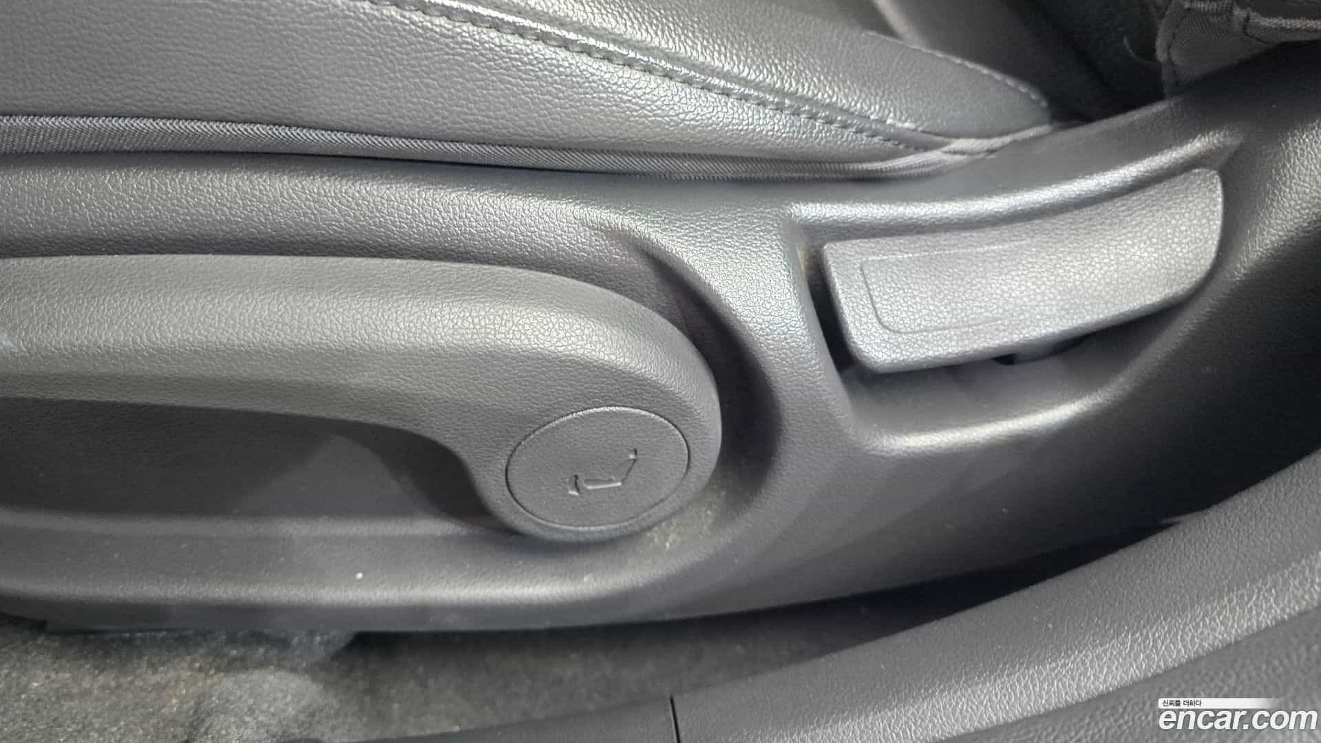AVANTE Hyundai 2018.5-OPTION-044