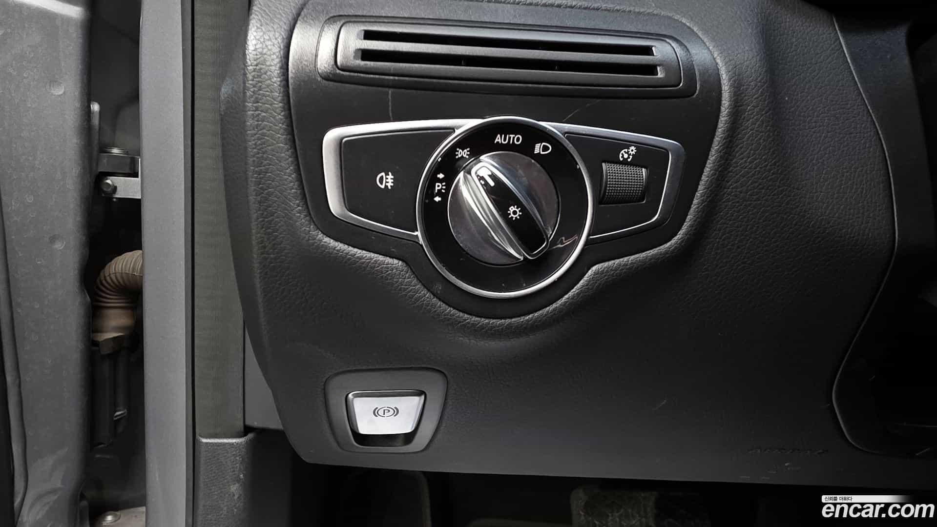 C-Class Mercedes-Benz 2015.8-OPTION-020