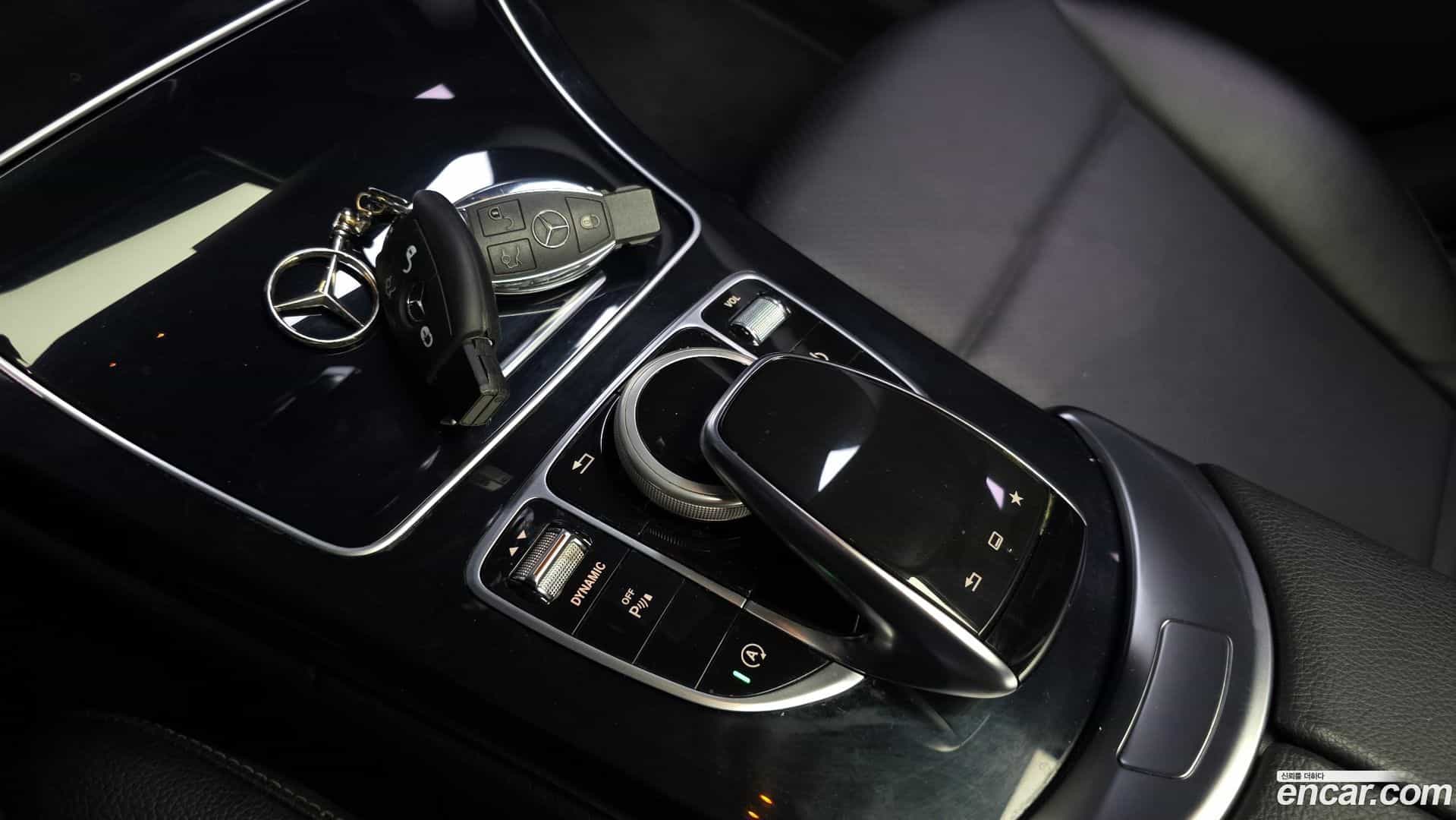C-Class Mercedes-Benz 2015.8-OPTION-021