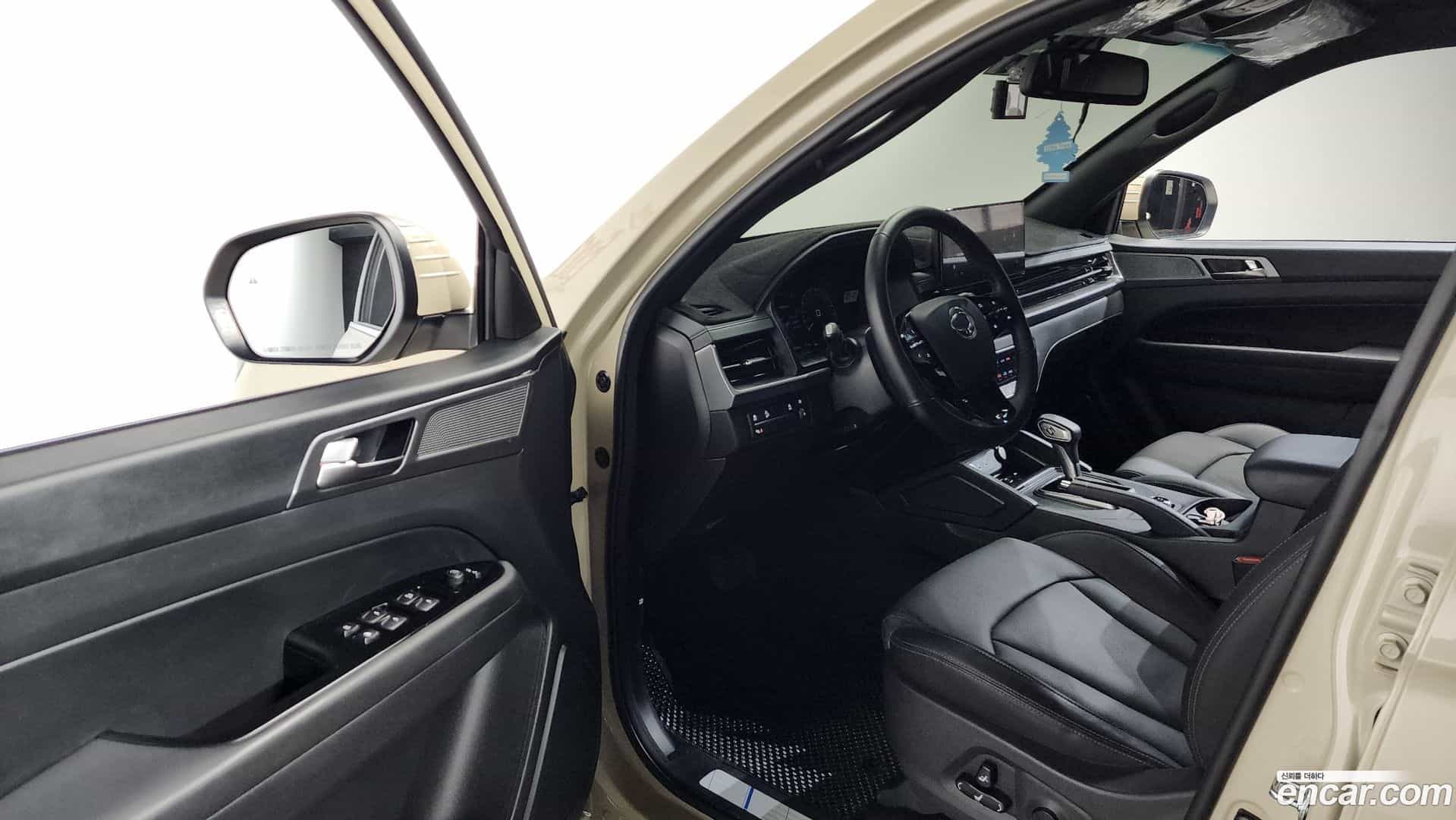 Rexton KG Mobility 2023.4-INNER-010