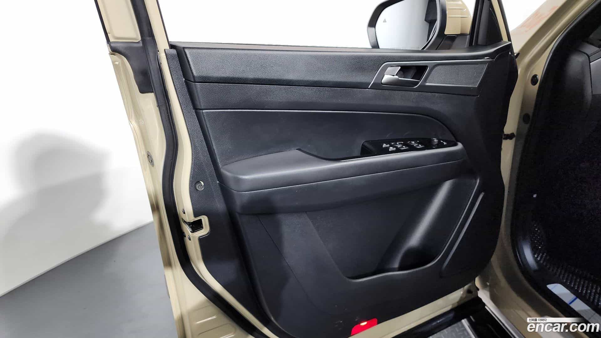 Rexton KG Mobility 2023.4-INNER-034