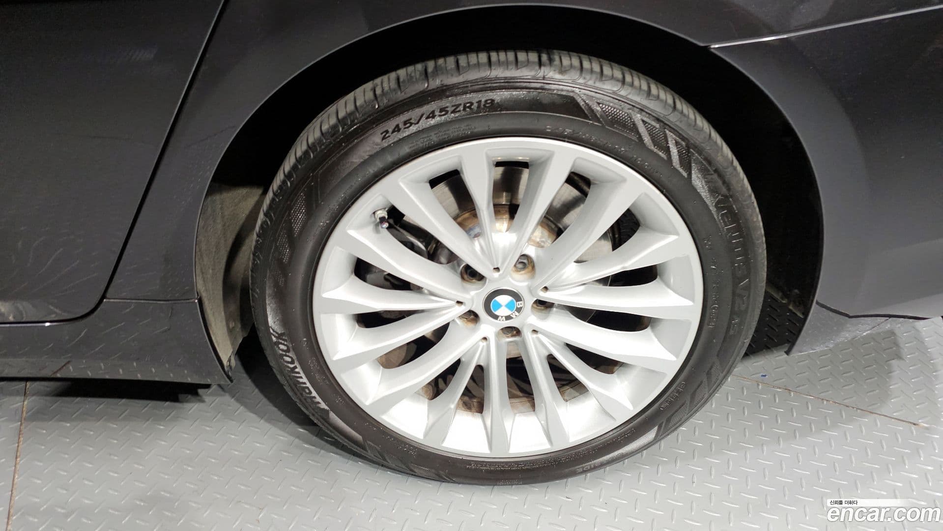 Main__Slider__Photo:5-Series BMW 2020.10-20