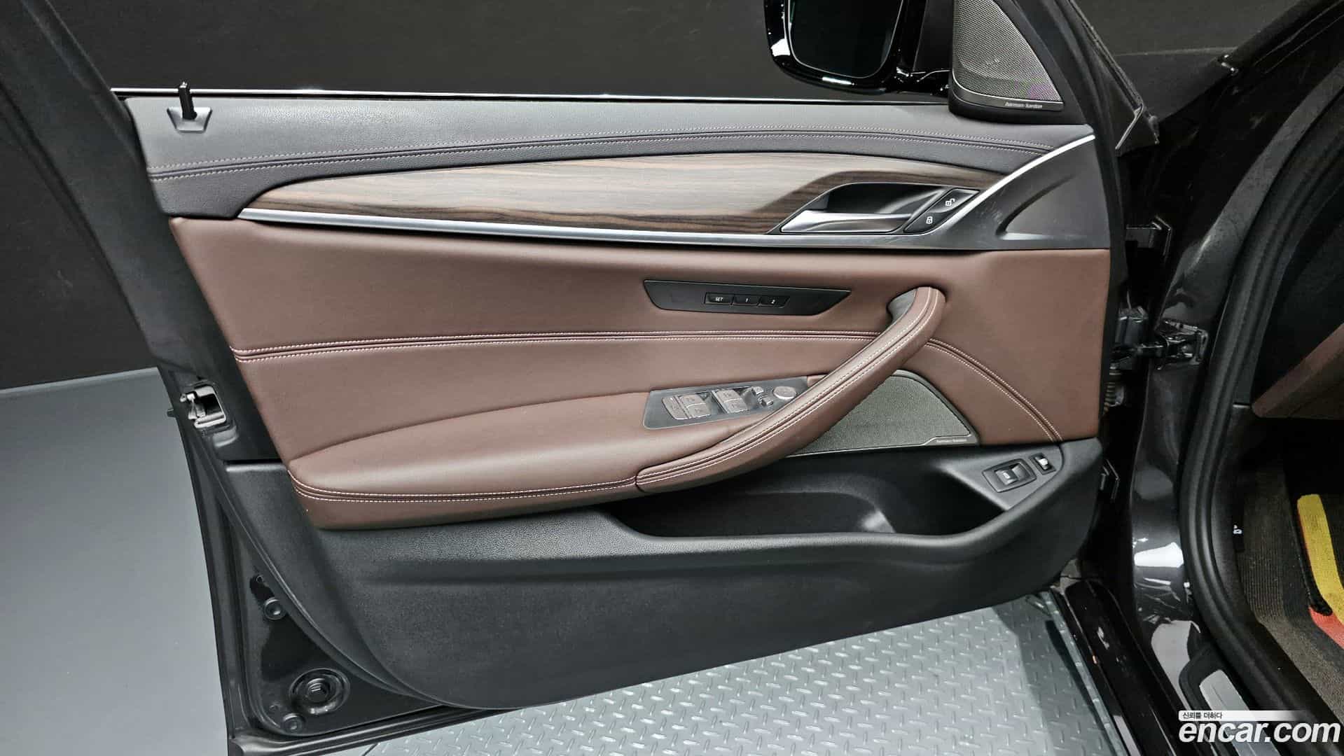 5-Series BMW 2020.10-INNER-034