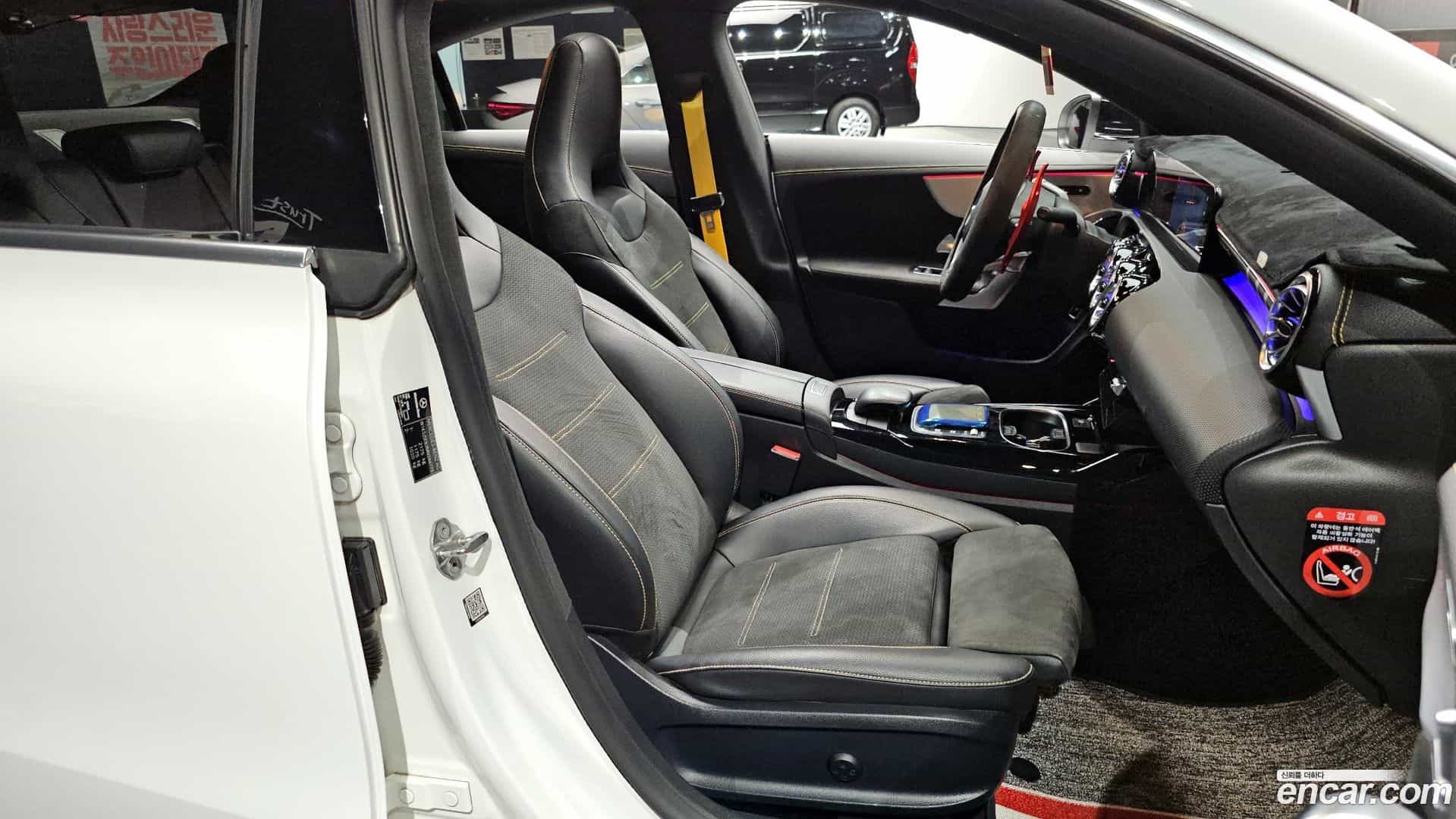 CLA-Class Mercedes-Benz 2021.8-OPTION-016