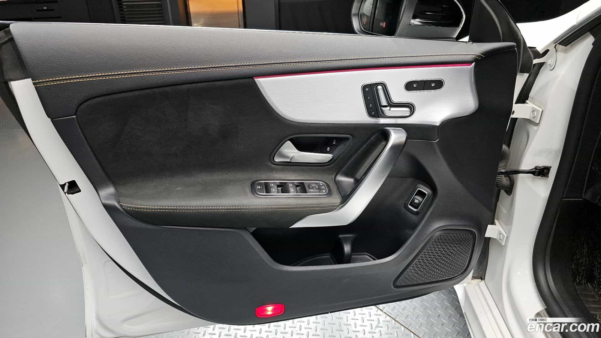 CLA-Class Mercedes-Benz 2021.8-INNER-034