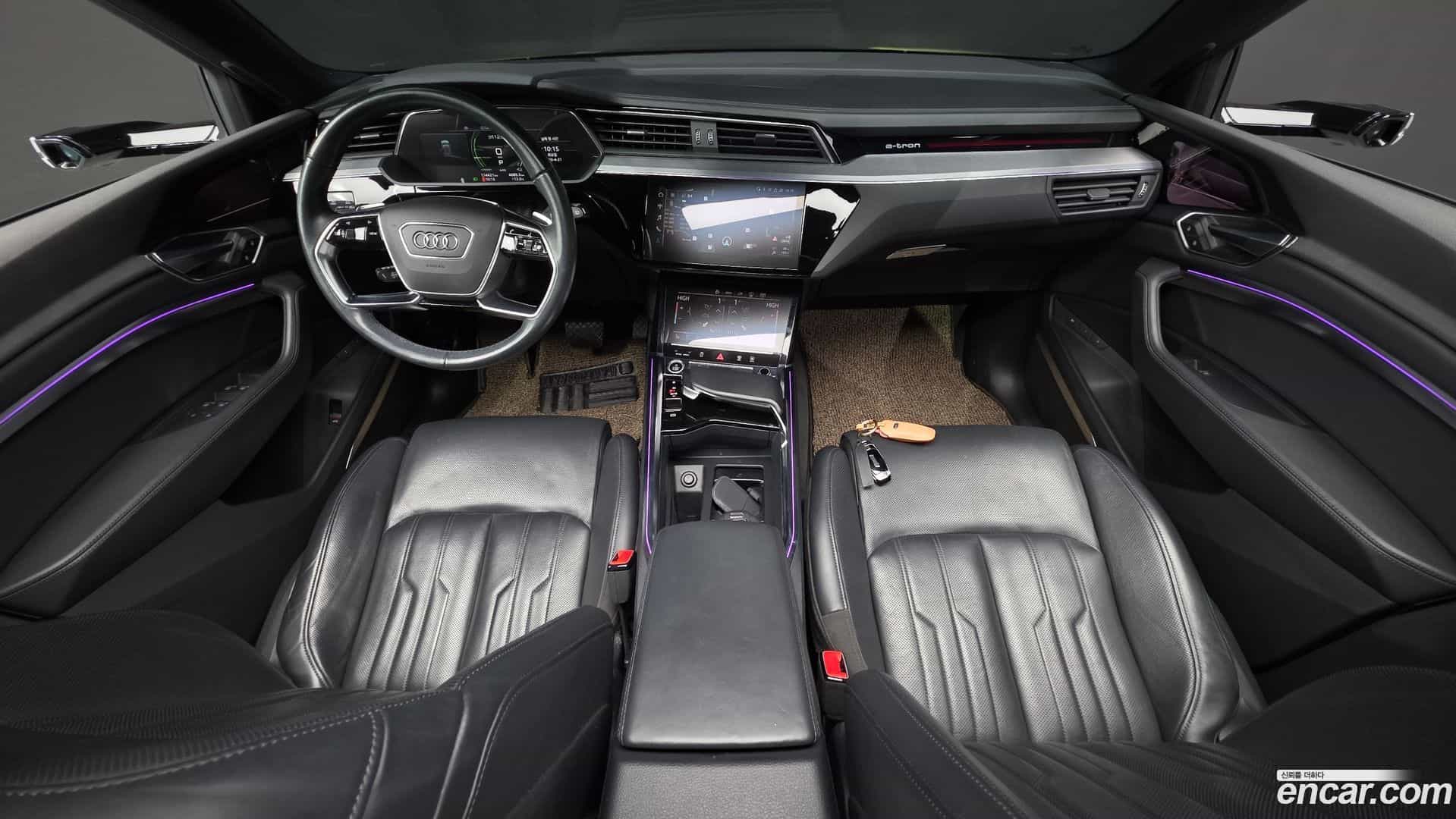 e-tron Audi 2021.11-INNER-007