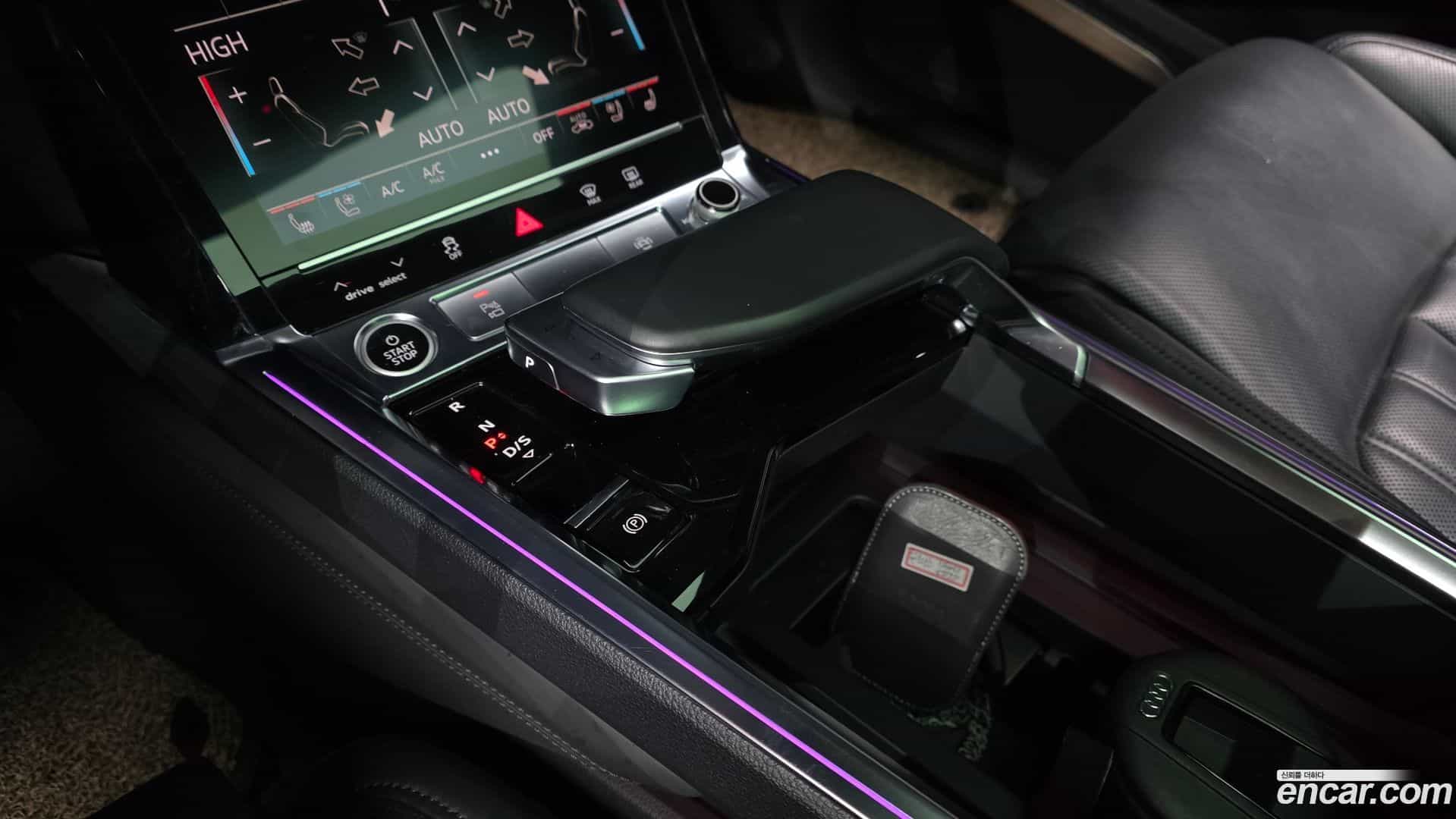 e-tron Audi 2021.11-INNER-009
