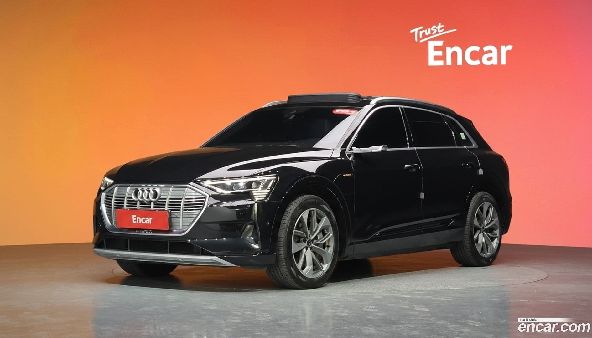 Main__Slider__Photo:e-tron Audi 2021.11-0