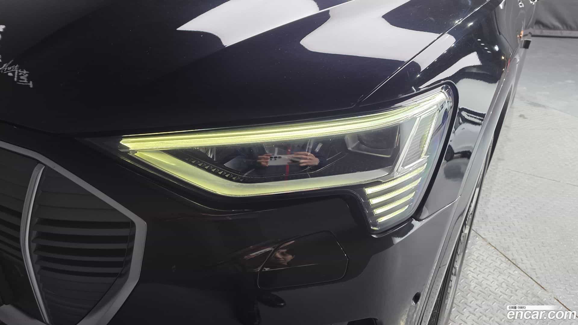 e-tron Audi 2021.11-OUTER-032