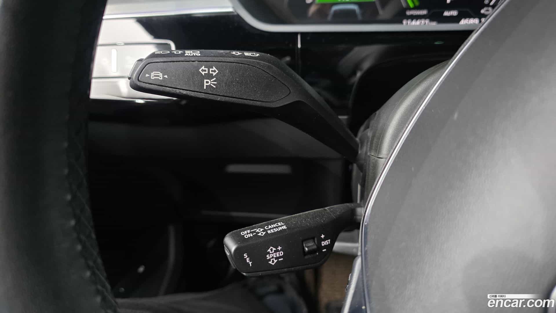 e-tron Audi 2021.11-OPTION-041