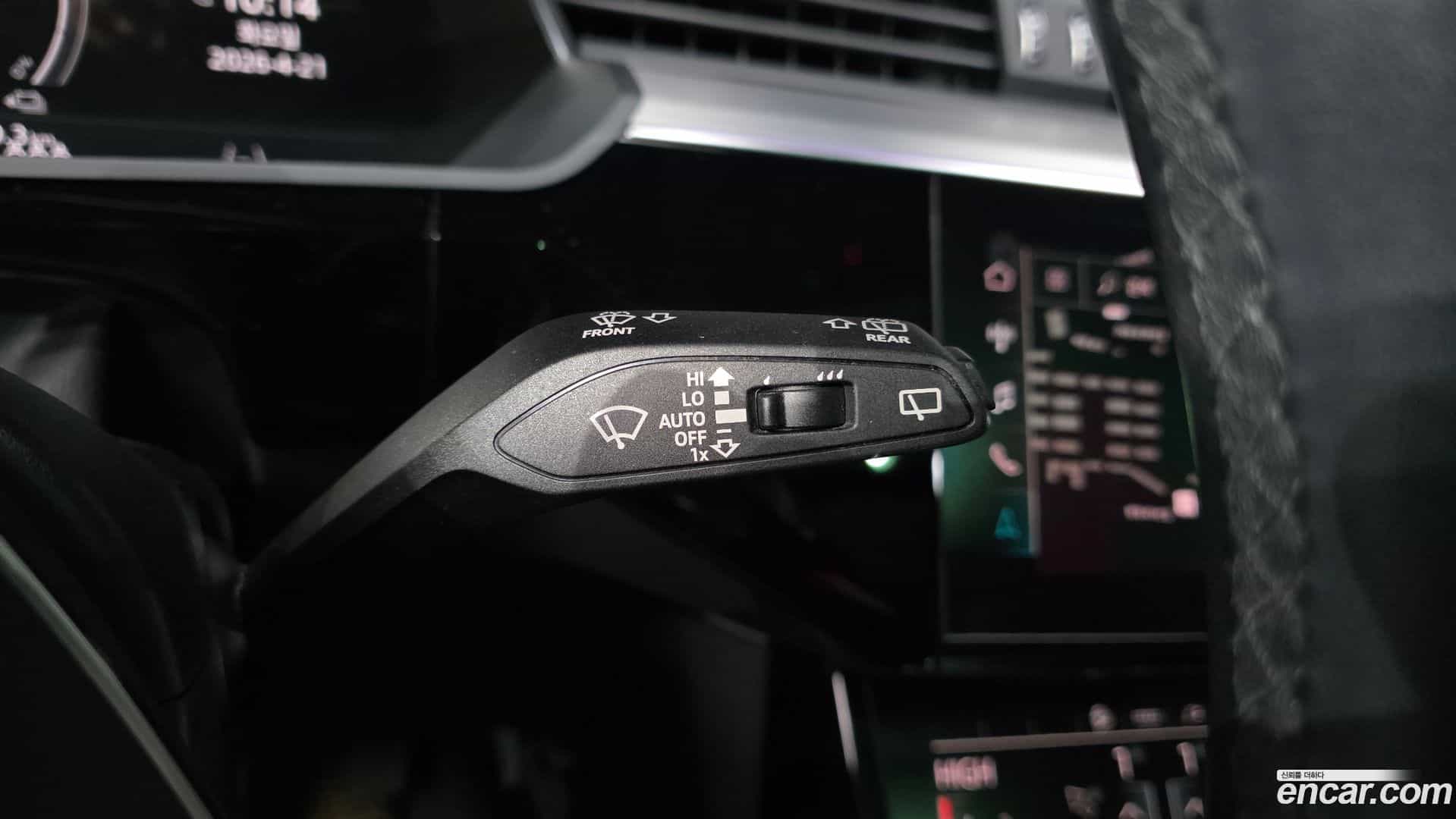 e-tron Audi 2021.11-OPTION-042