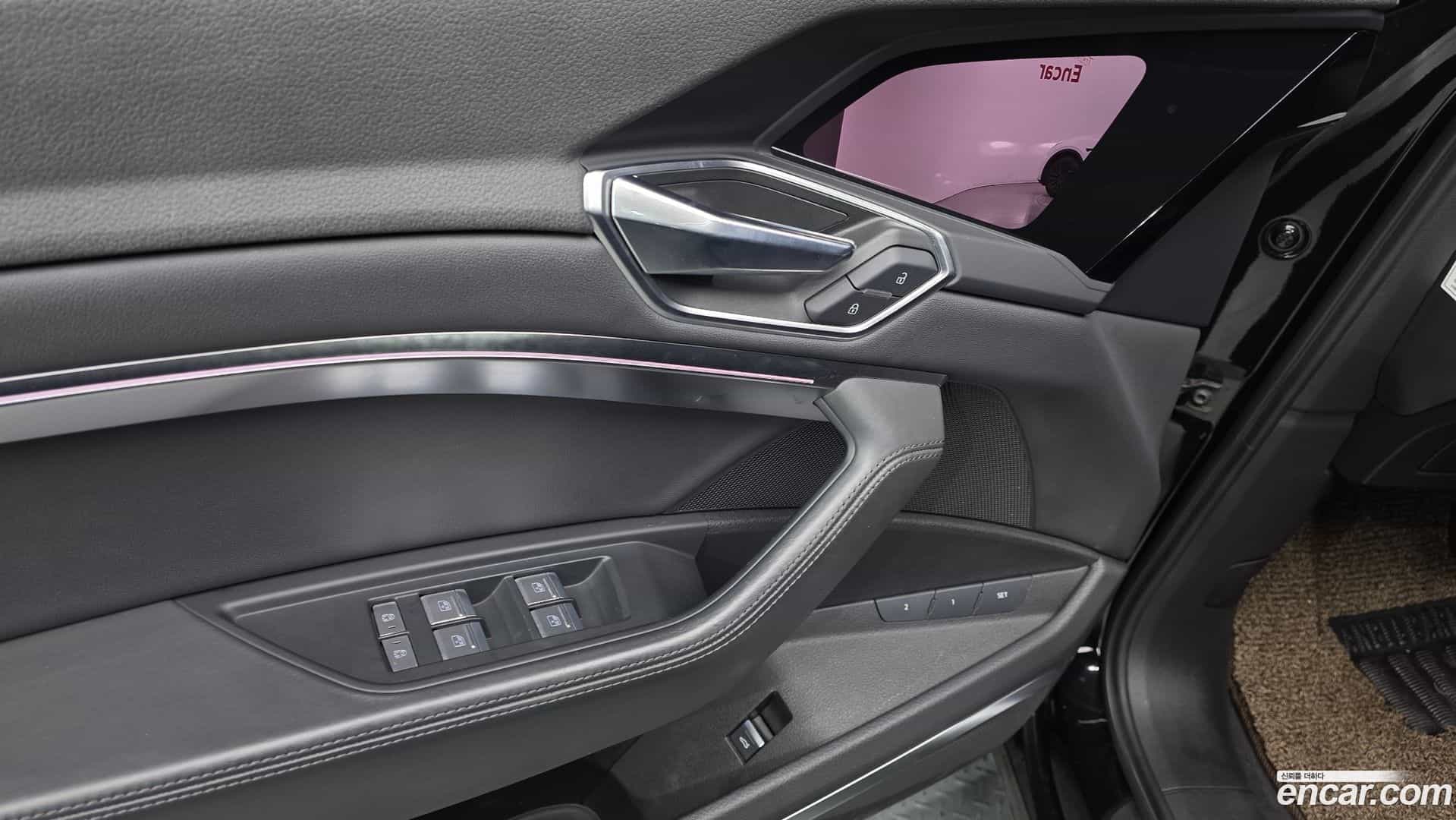 e-tron Audi 2021.11-OPTION-043