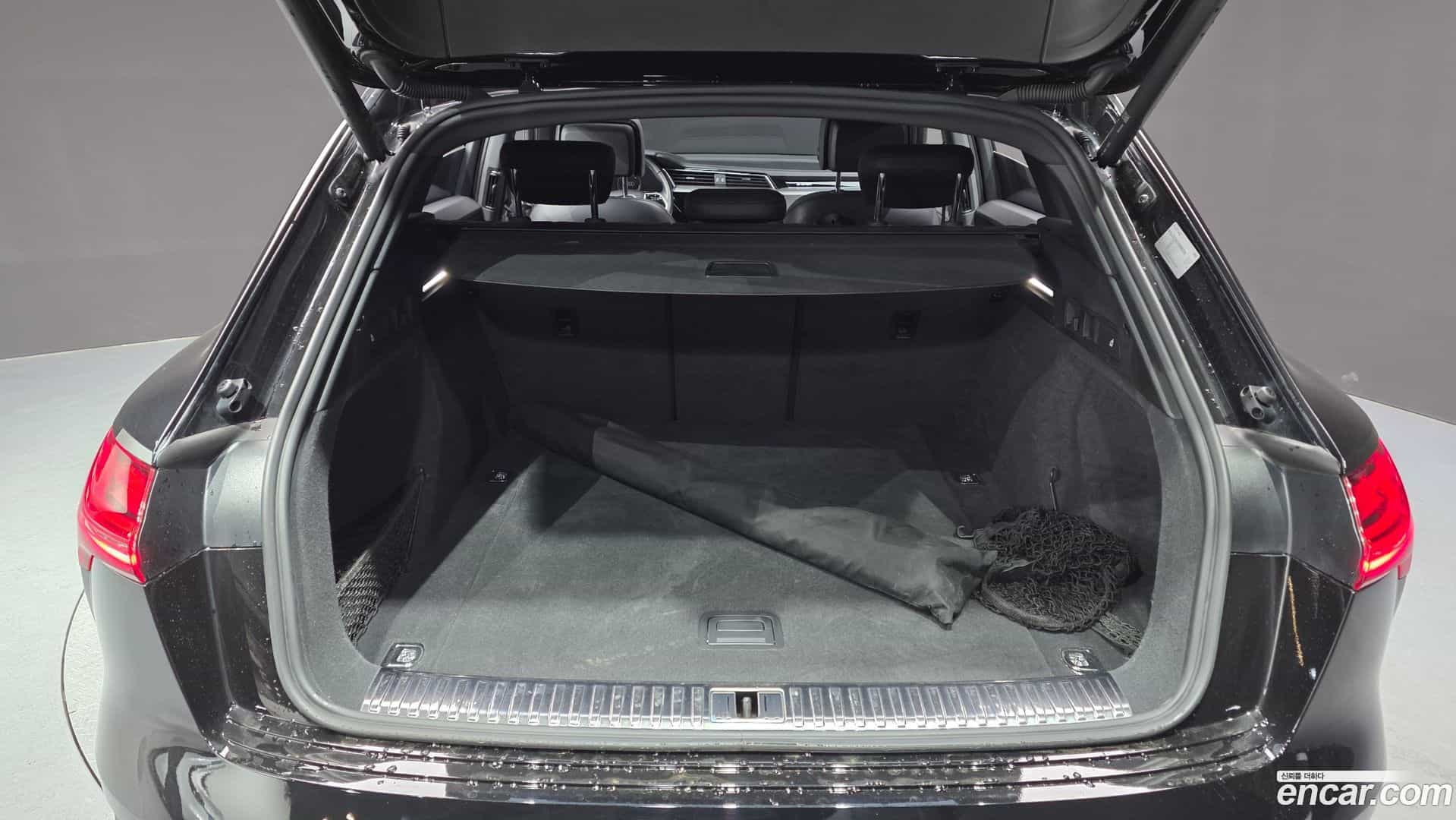e-tron Audi 2021.11-OPTION-046