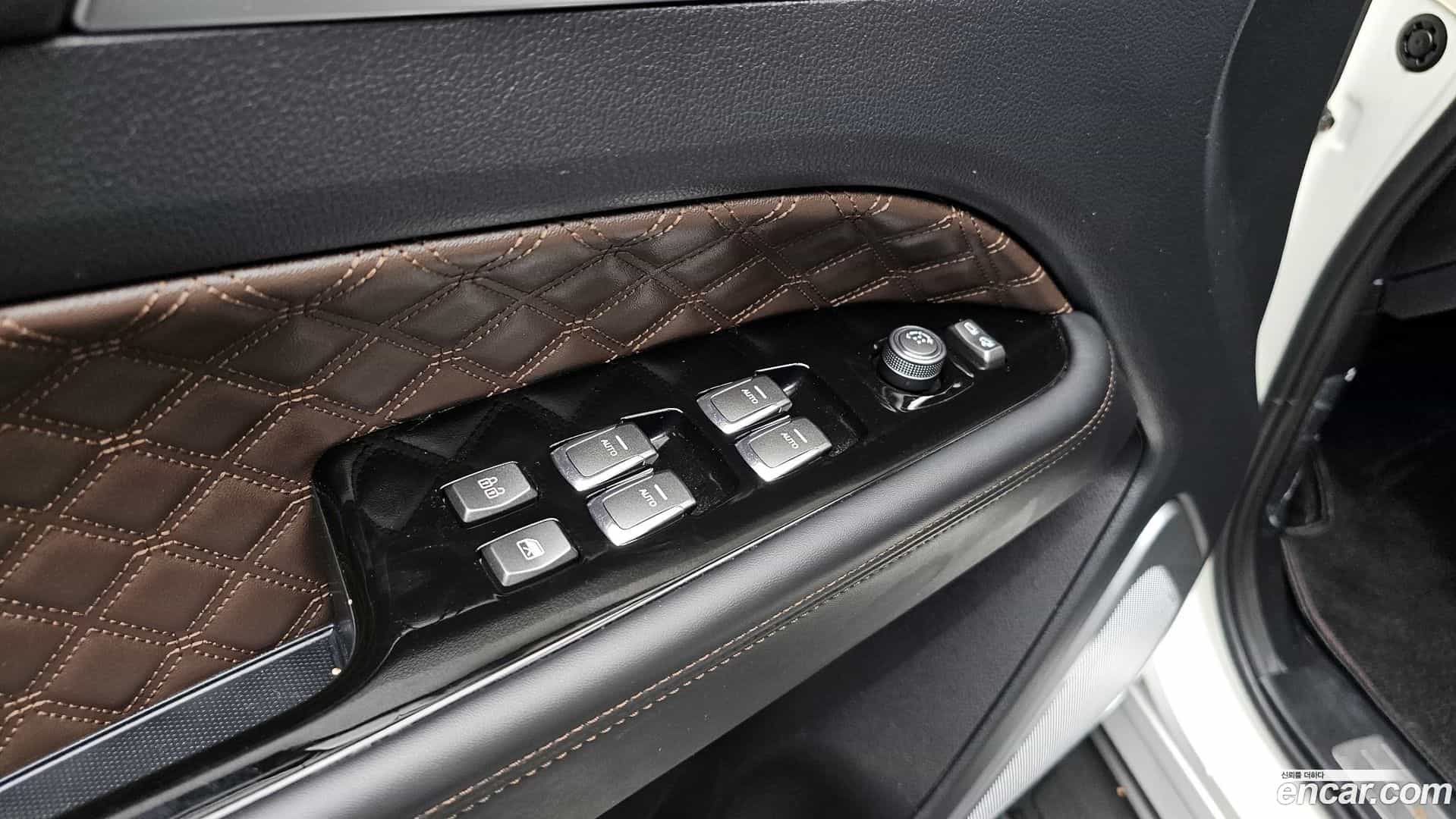 Rexton KG Mobility 2022.8-OPTION-041