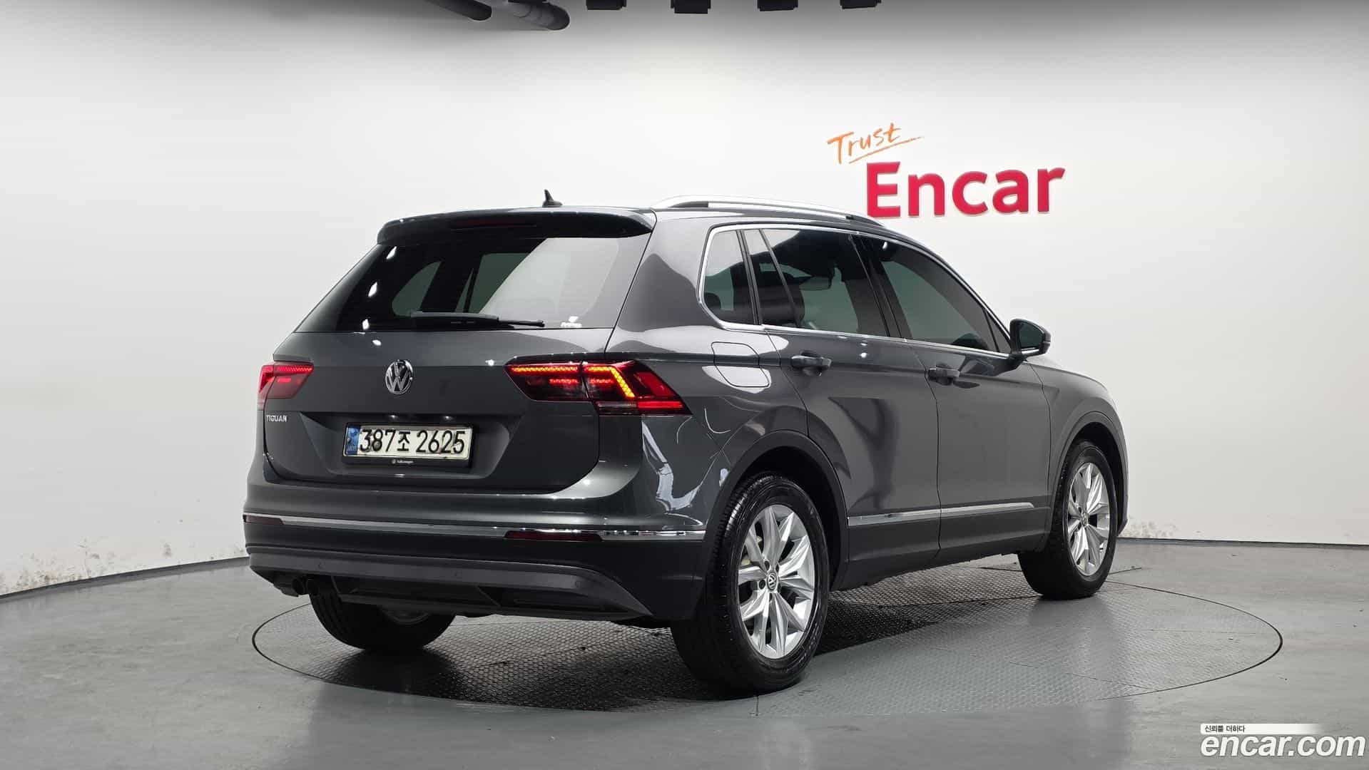 Tiguan Volkswagen 2020.9-OUTER-002