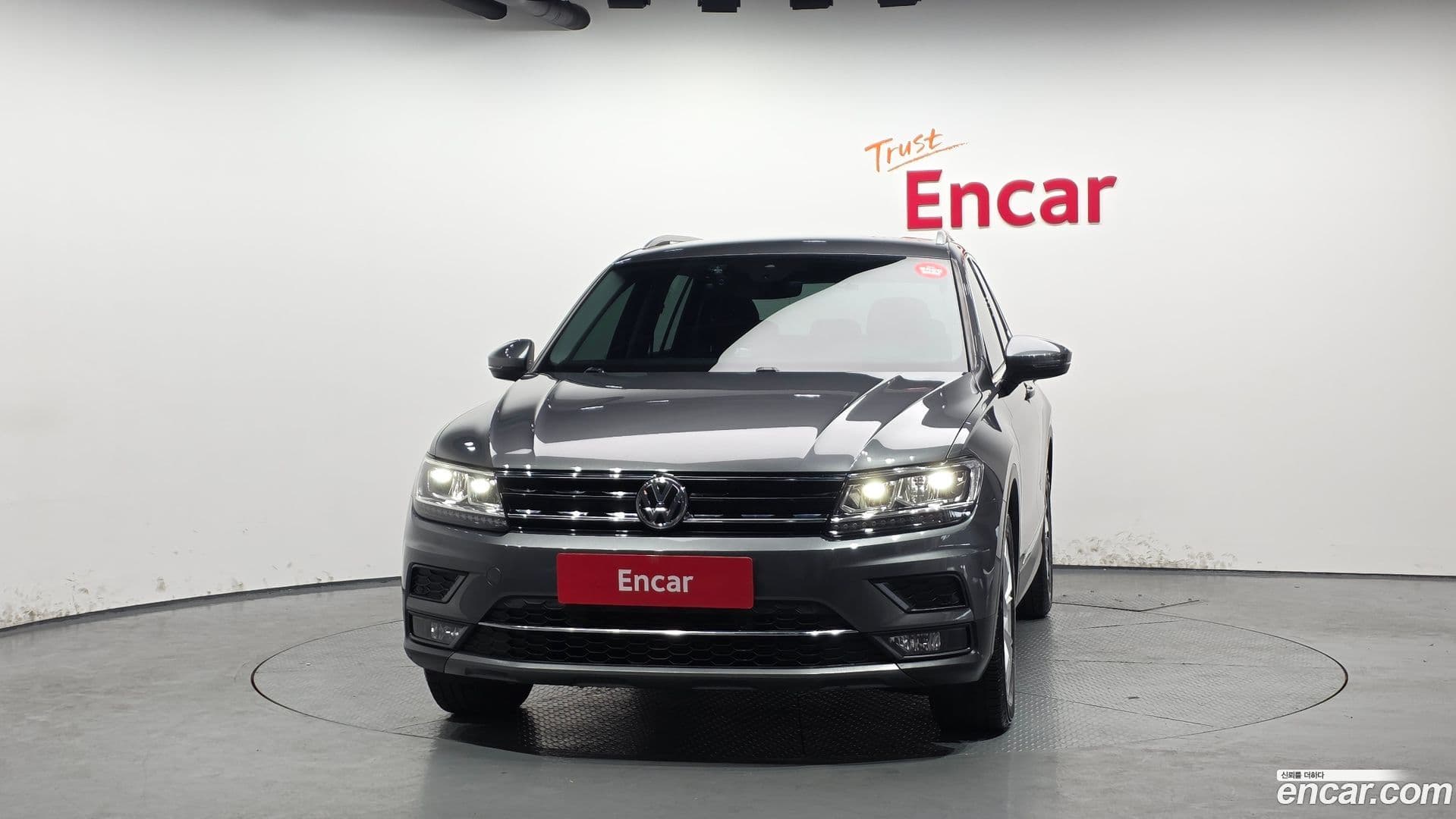 Main__Slider__Photo:Tiguan Volkswagen 2020.9-2