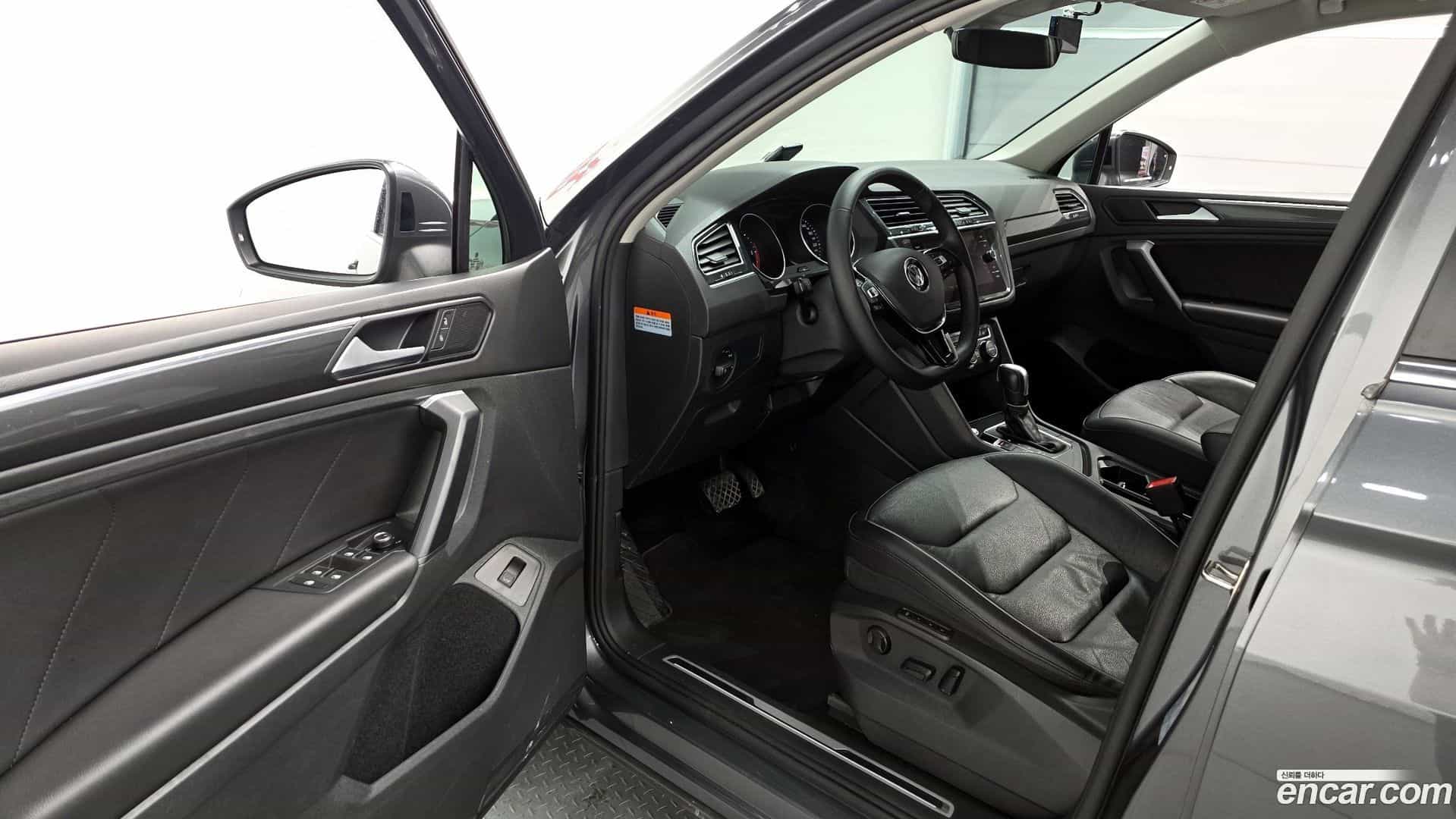 Tiguan Volkswagen 2020.9-INNER-010