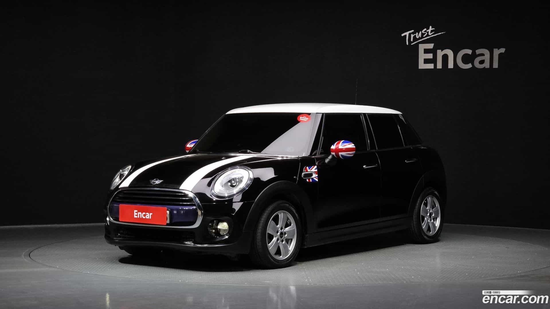 Cooper Mini 2018.1-OUTER-001