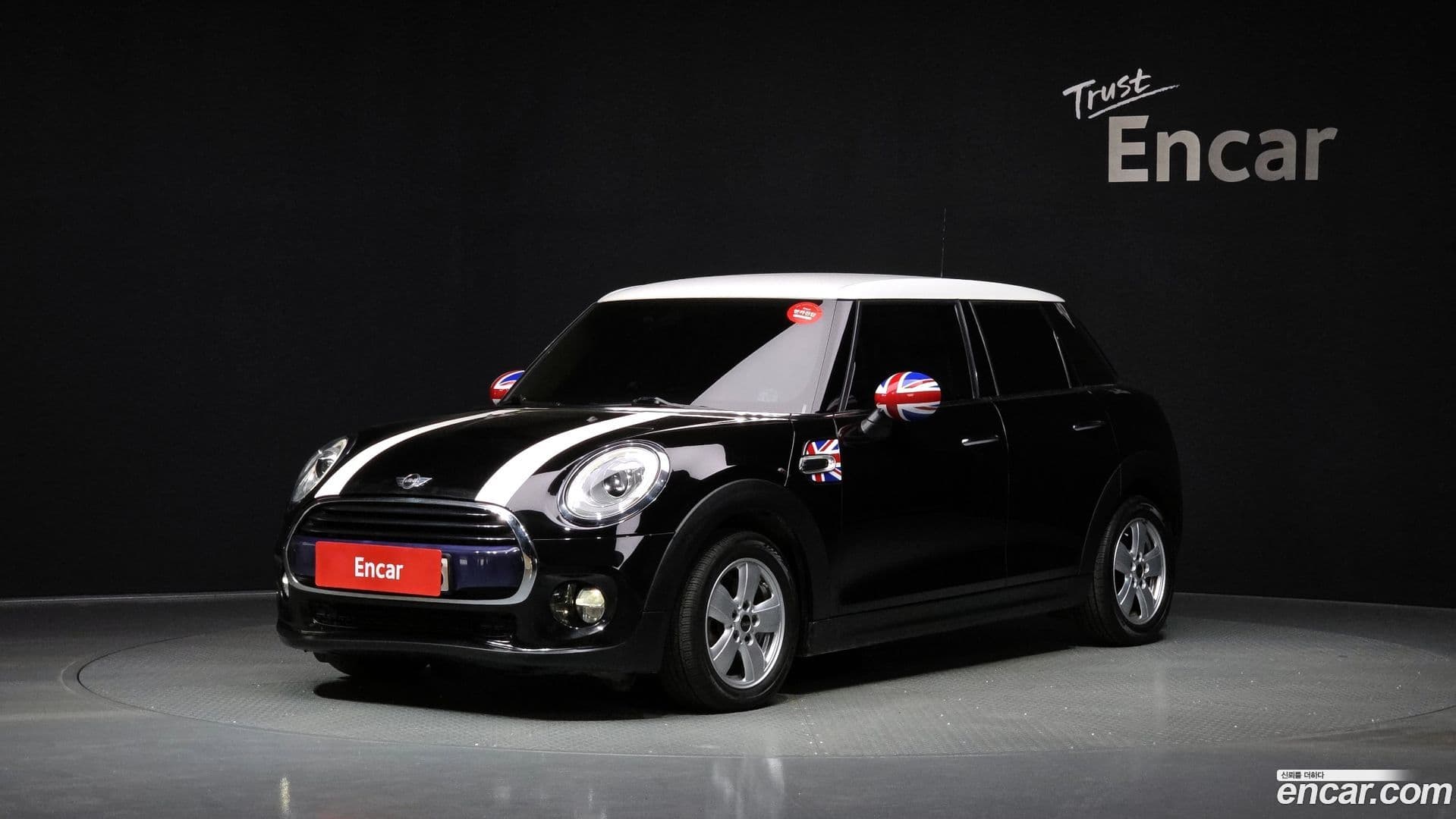 Main__Slider__Photo:Cooper Mini 2018.1-0