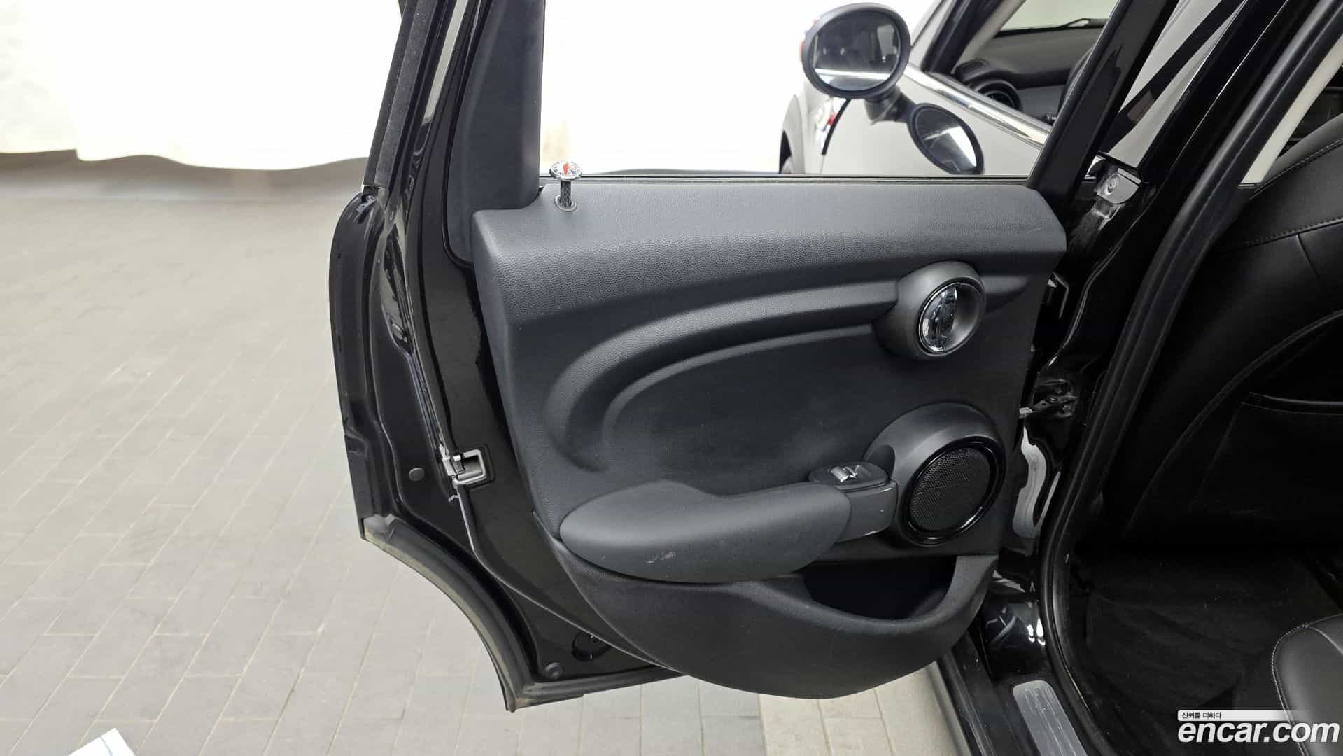 Cooper Mini 2018.1-INNER-035