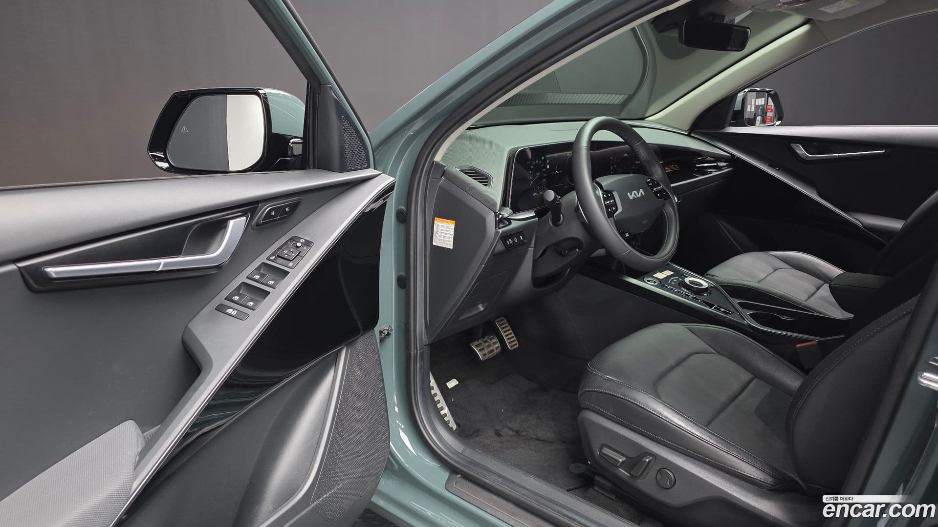 Main__Slider__Photo:Niro Kia 2022.6-9