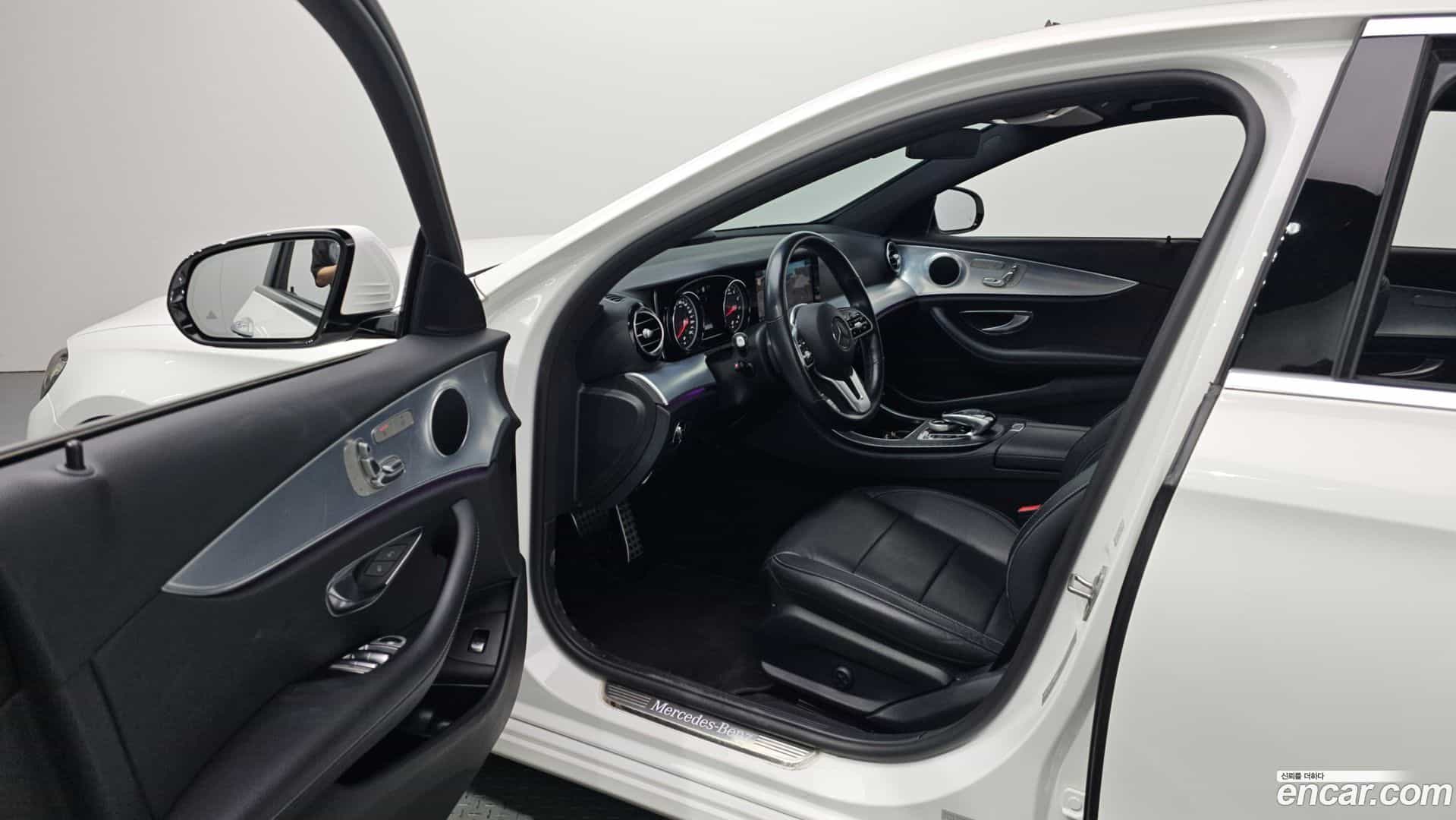 E-Class Mercedes-Benz 2020.4-INNER-010