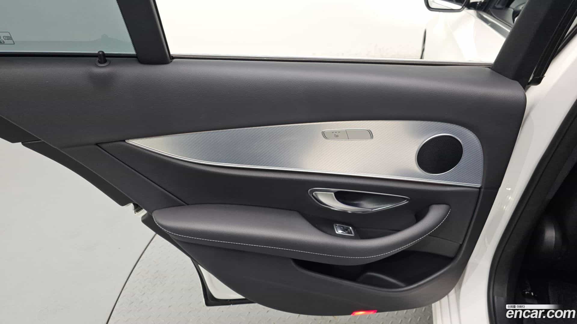 E-Class Mercedes-Benz 2020.4-INNER-035