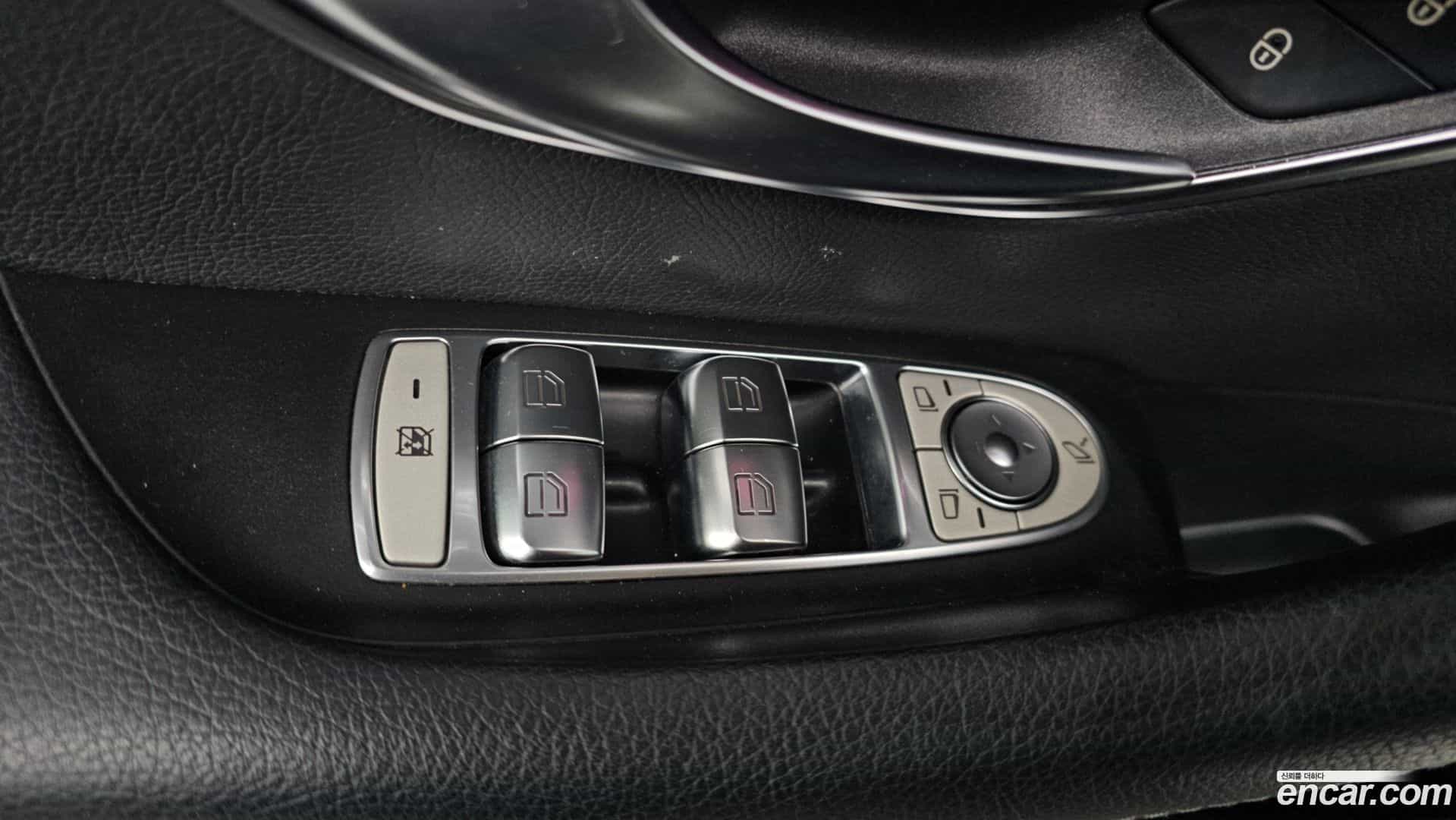 E-Class Mercedes-Benz 2020.4-OPTION-044
