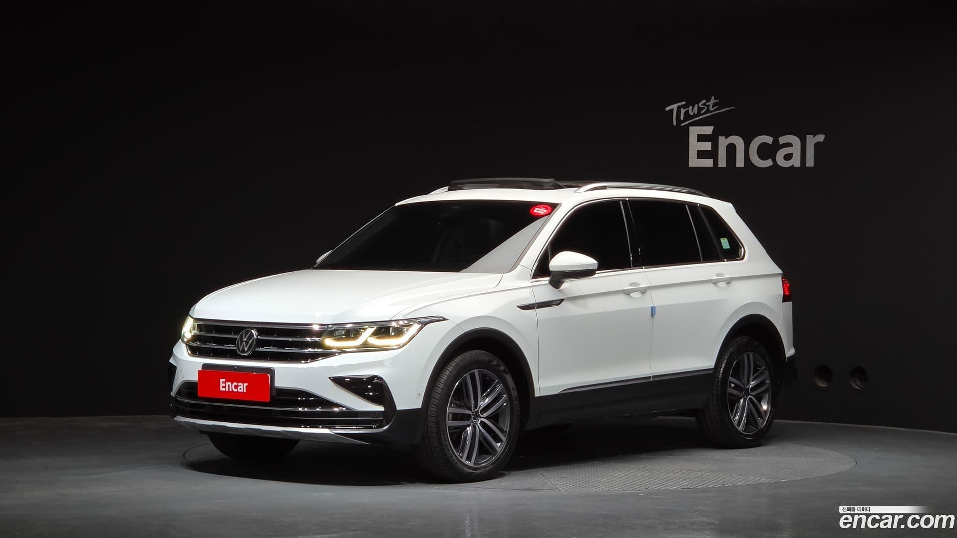 Main__Slider__Photo:Tiguan Volkswagen 2022.11-0
