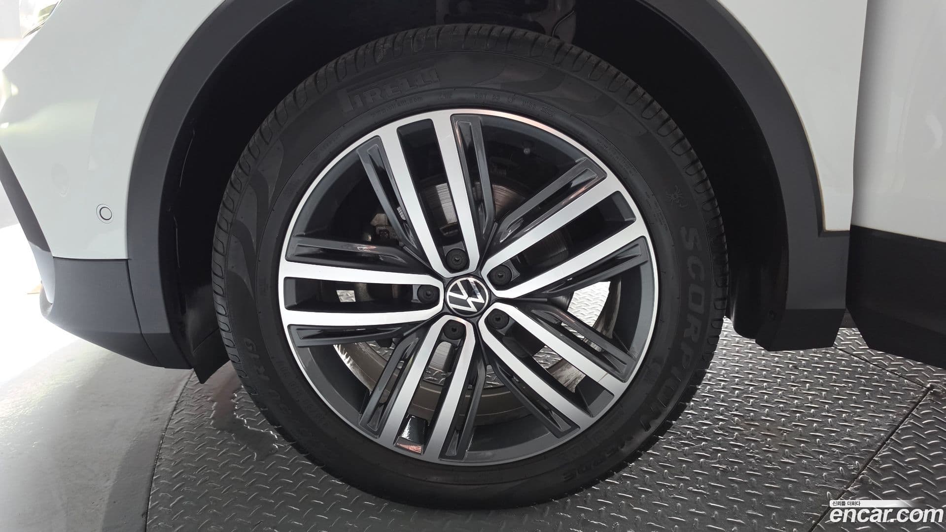 Main__Slider__Photo:Tiguan Volkswagen 2022.11-4