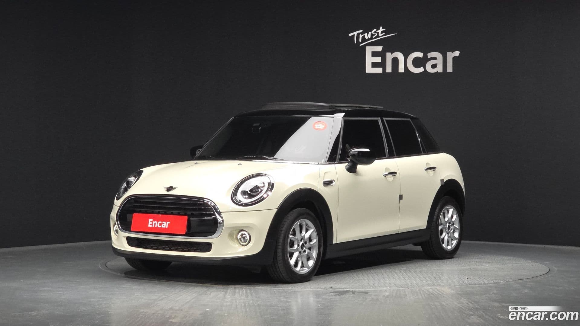 Main__Slider__Photo:Cooper Mini 2020.8-0